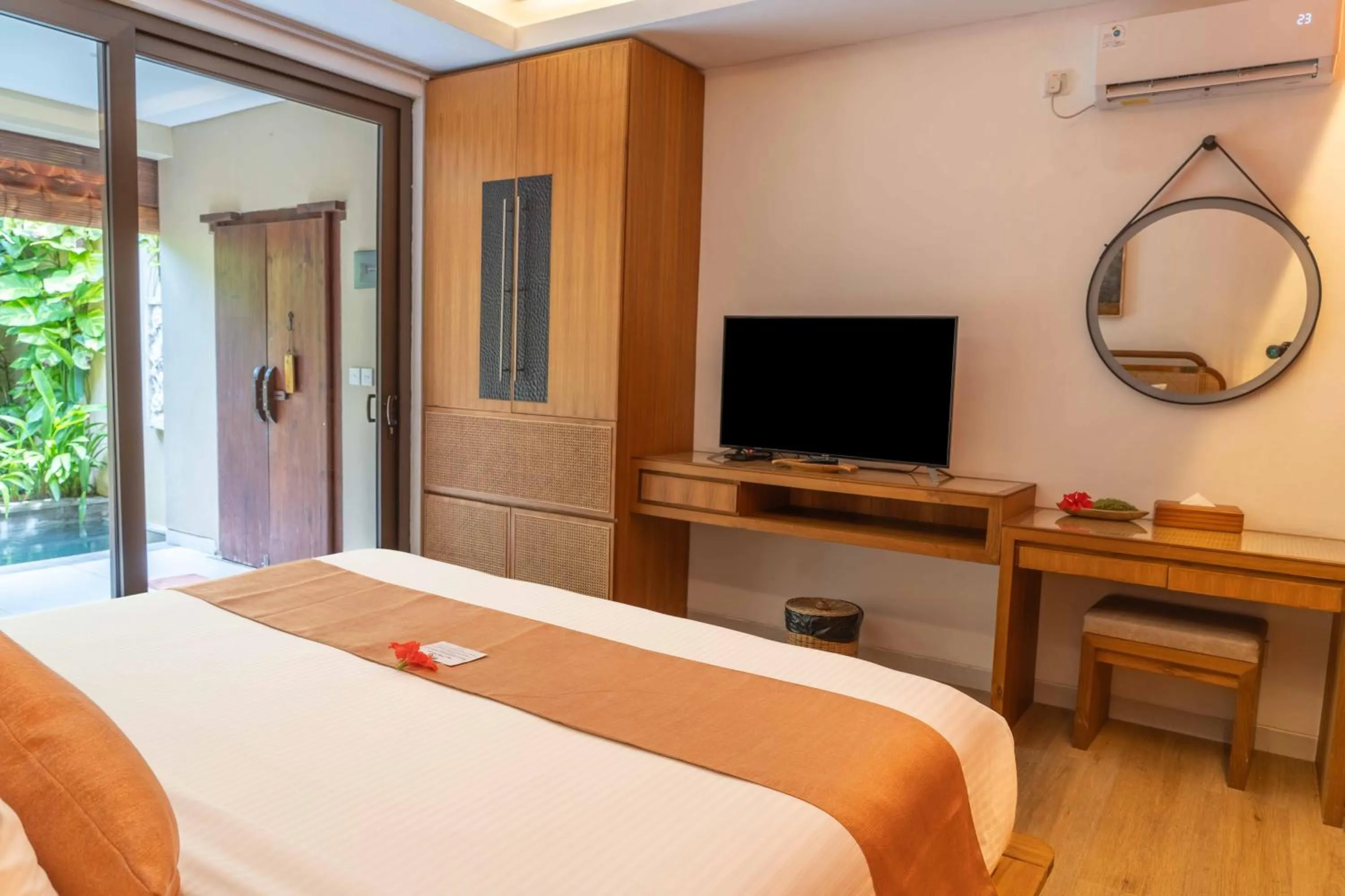 Bed in Lasanti Villas Seminyak