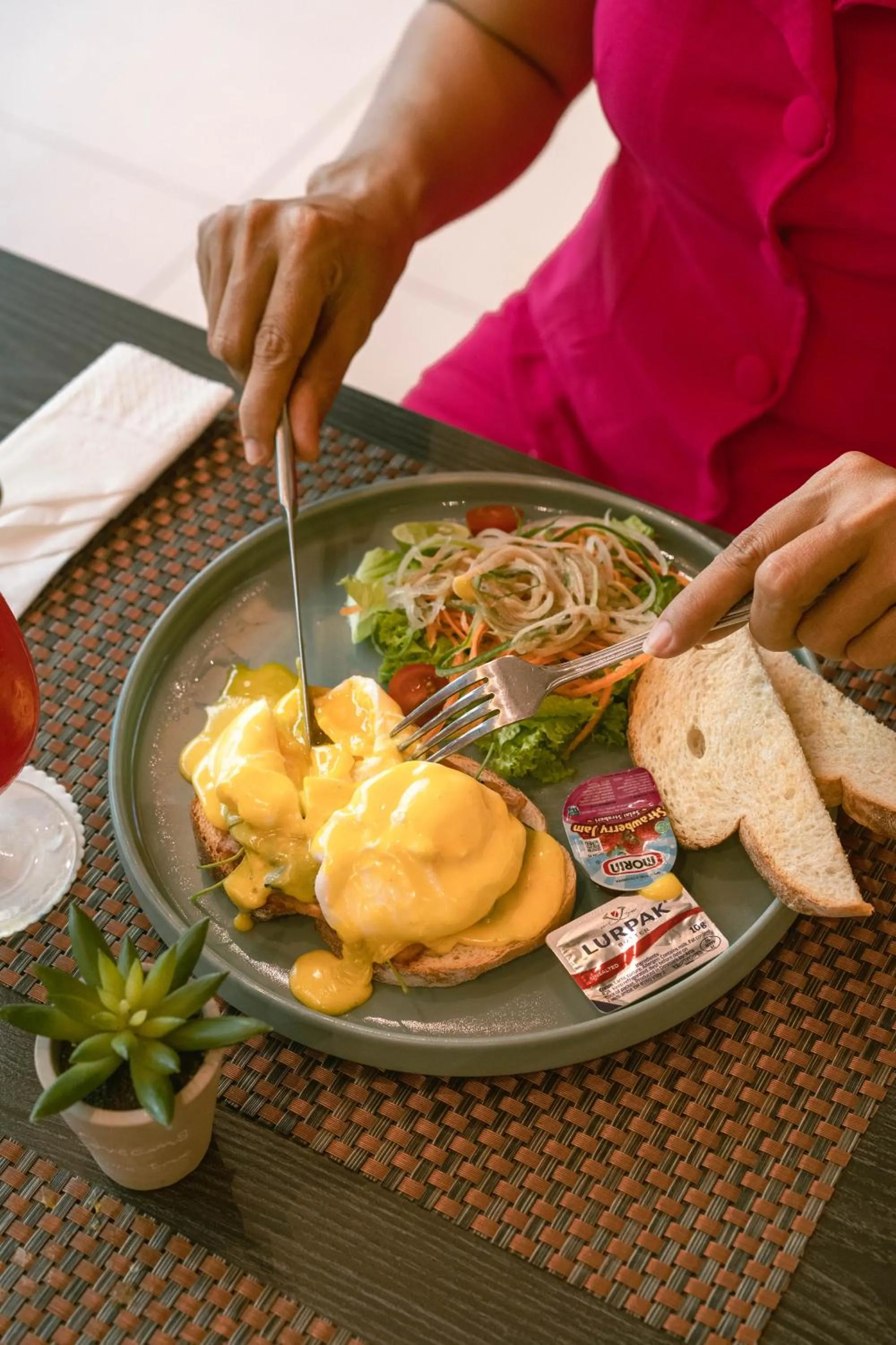 Restaurant/places to eat in Lasanti Villas Seminyak