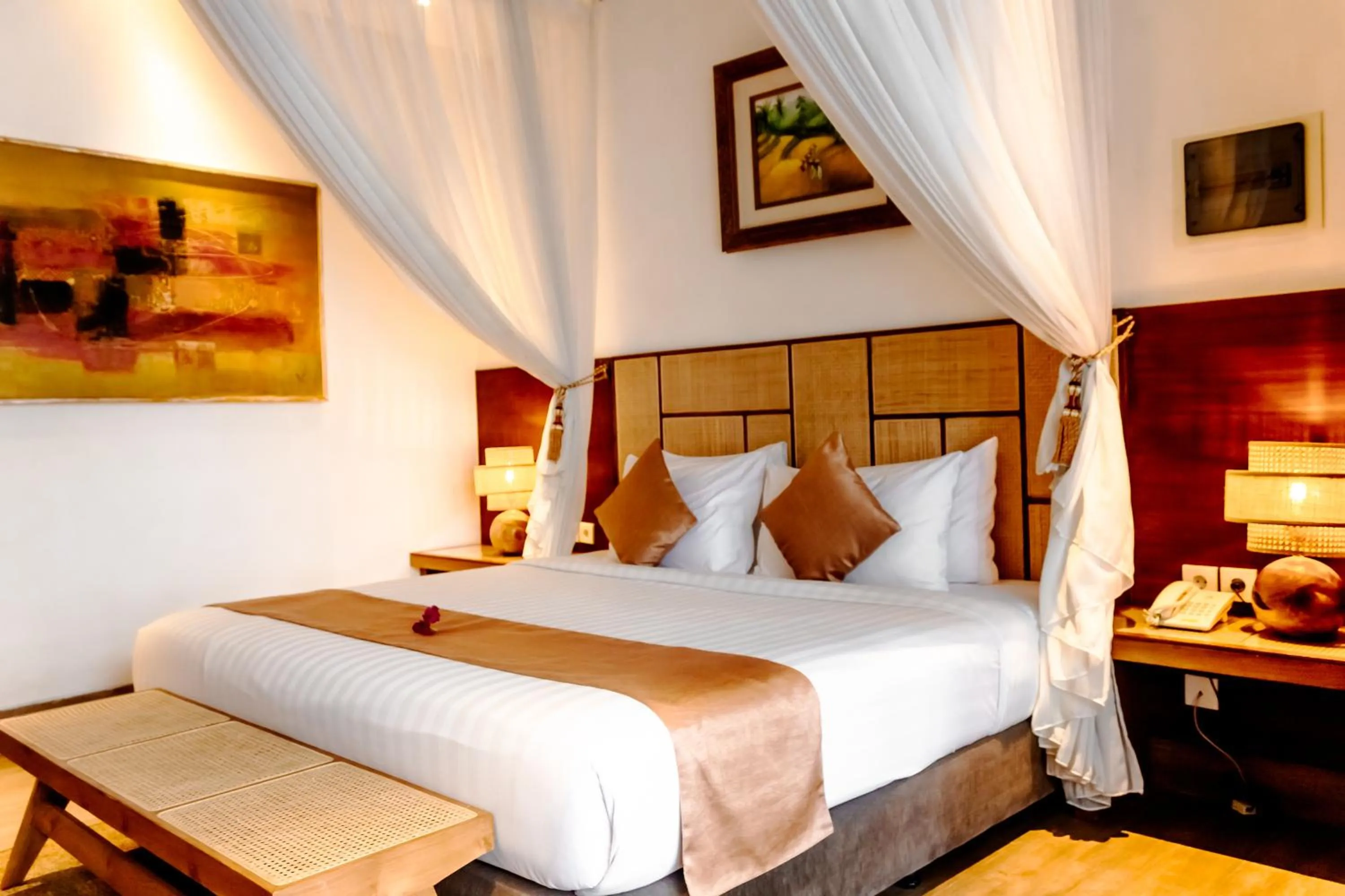 Bed in Lasanti Villas Seminyak