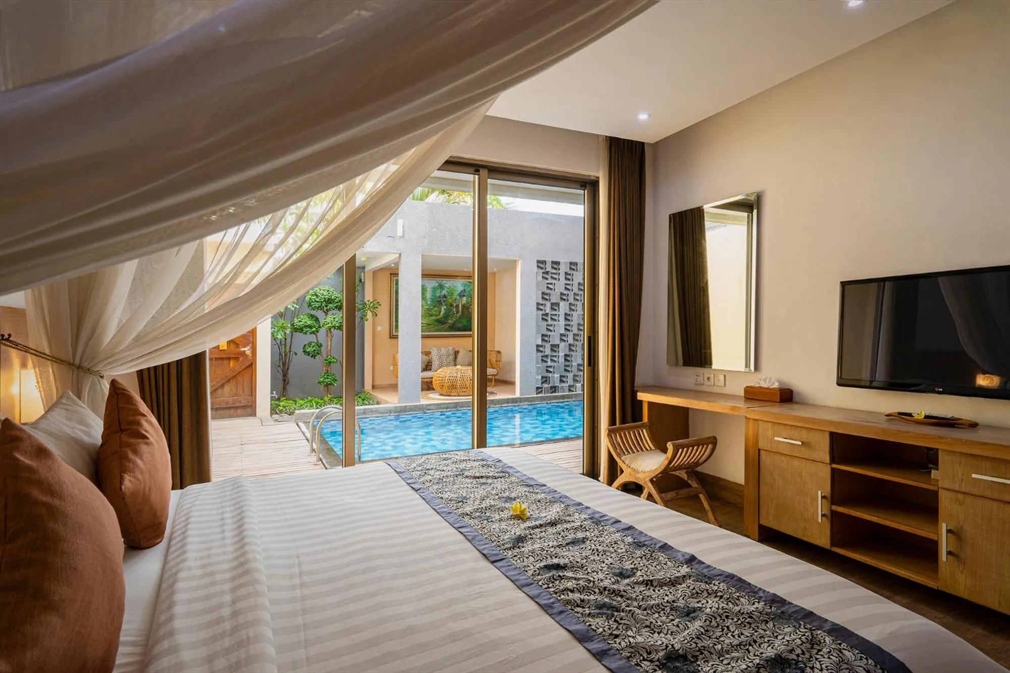 Bed in Lasanti Villas Seminyak