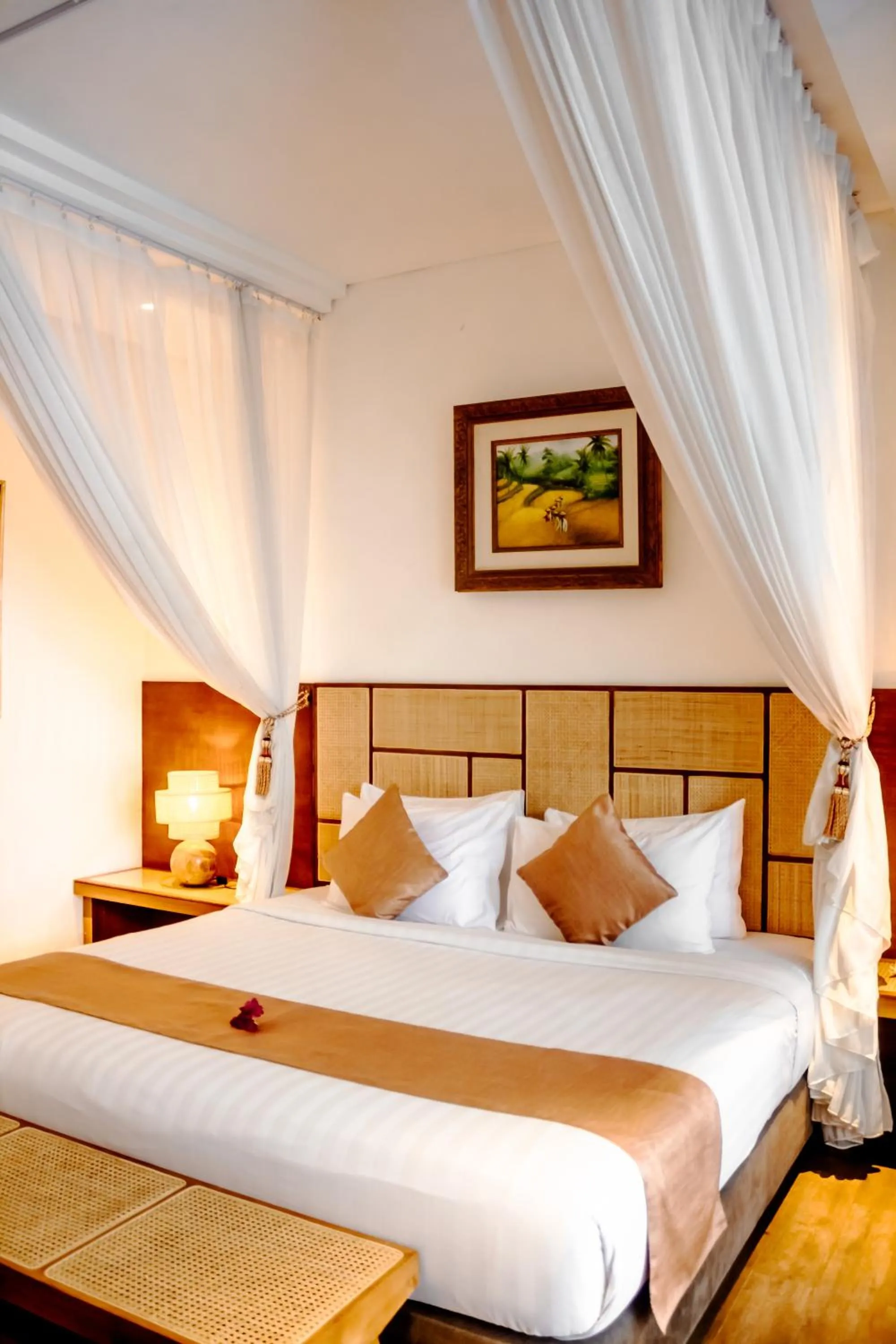 Bed in Lasanti Villas Seminyak