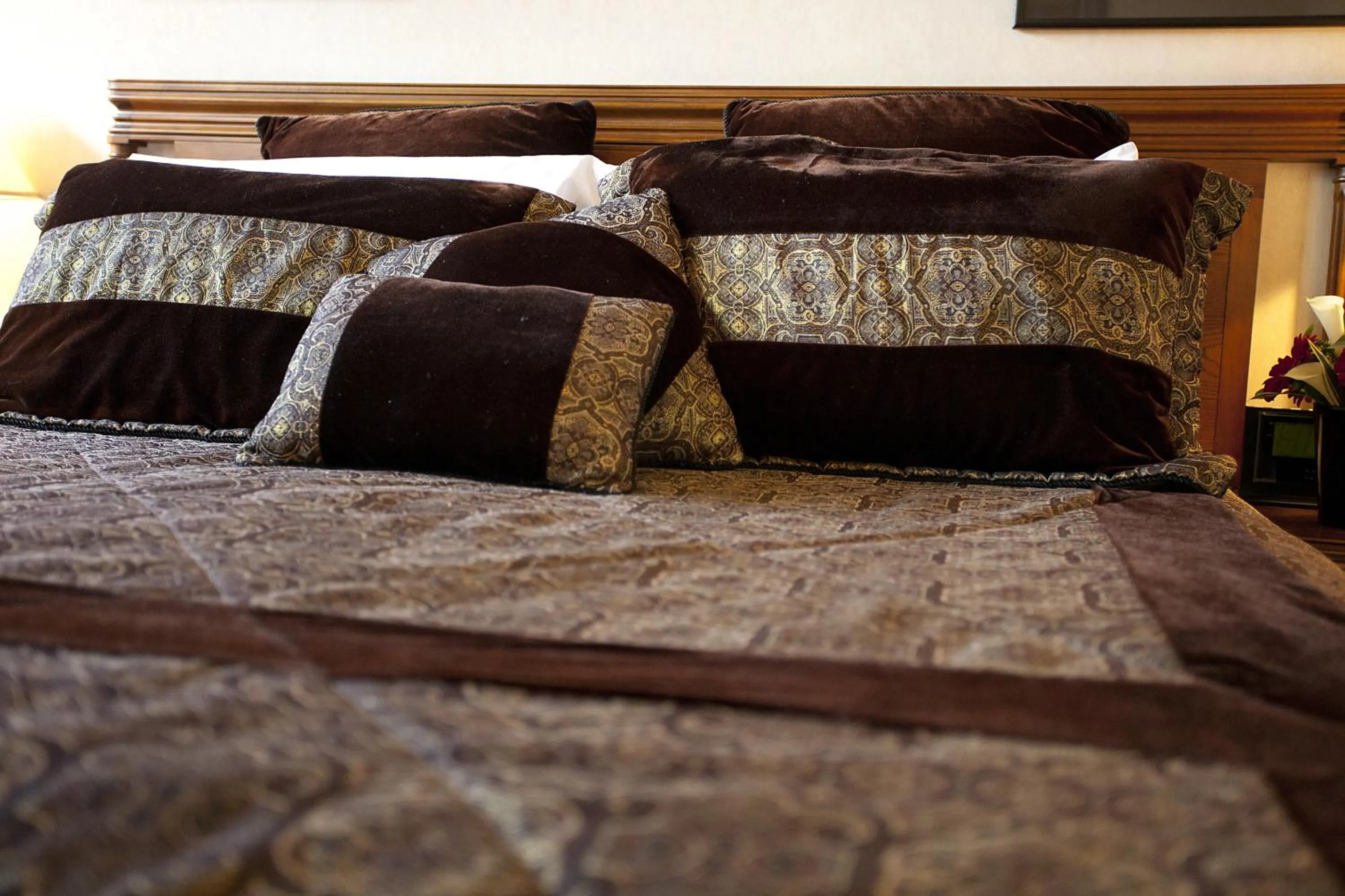 Bedroom, Bed in Distinction Coachman Hotel, Palmerston North