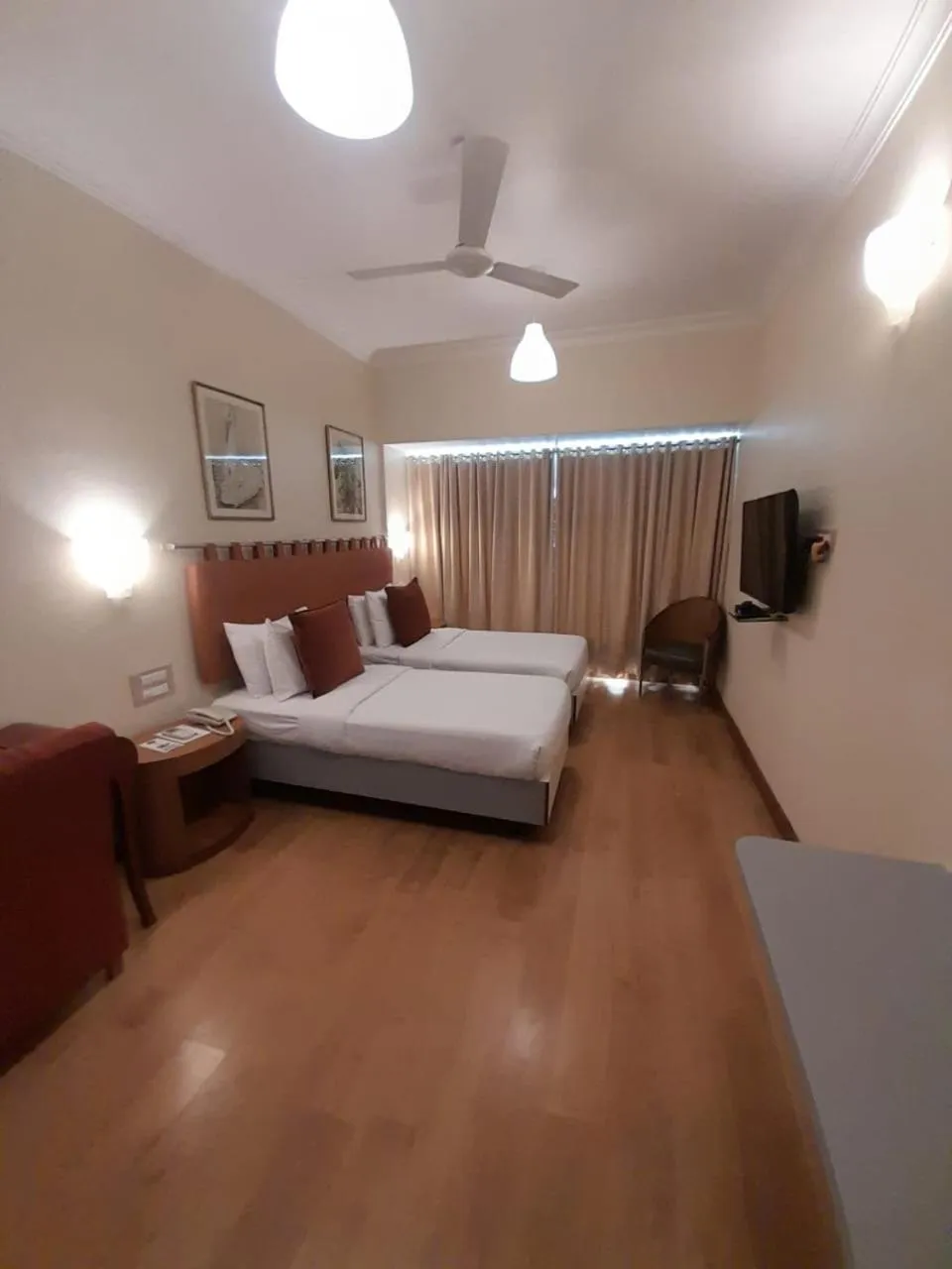 Bedroom, Bed in Regency Hotel