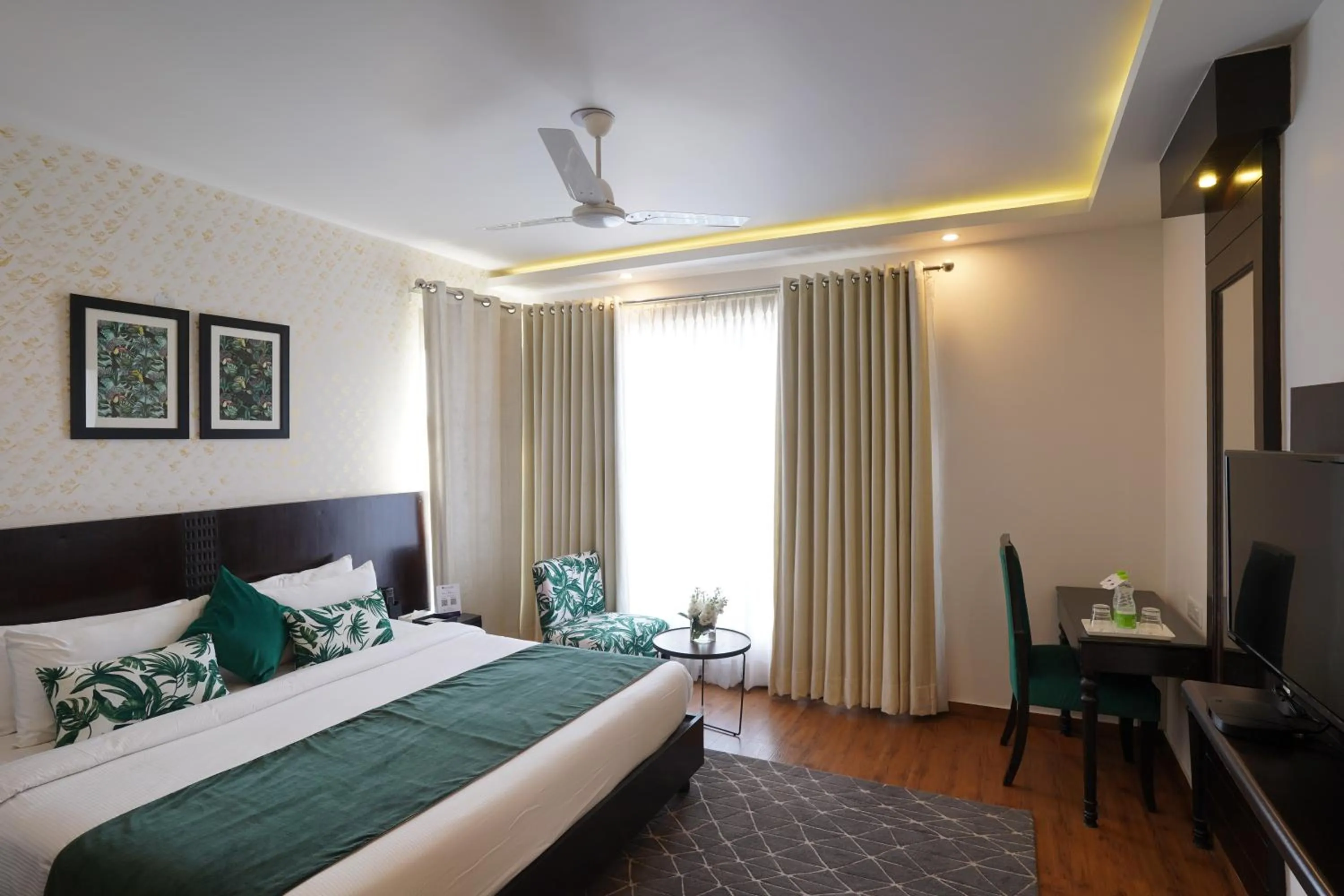 Photo of the whole room, Bed in Rockland Hotel, C.R Park