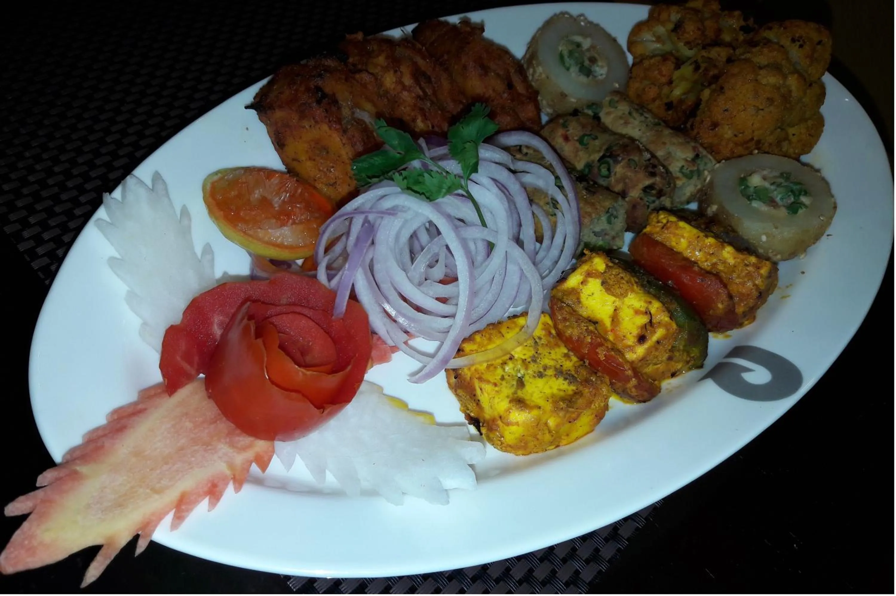 Food in Rockland Hotel, C.R Park