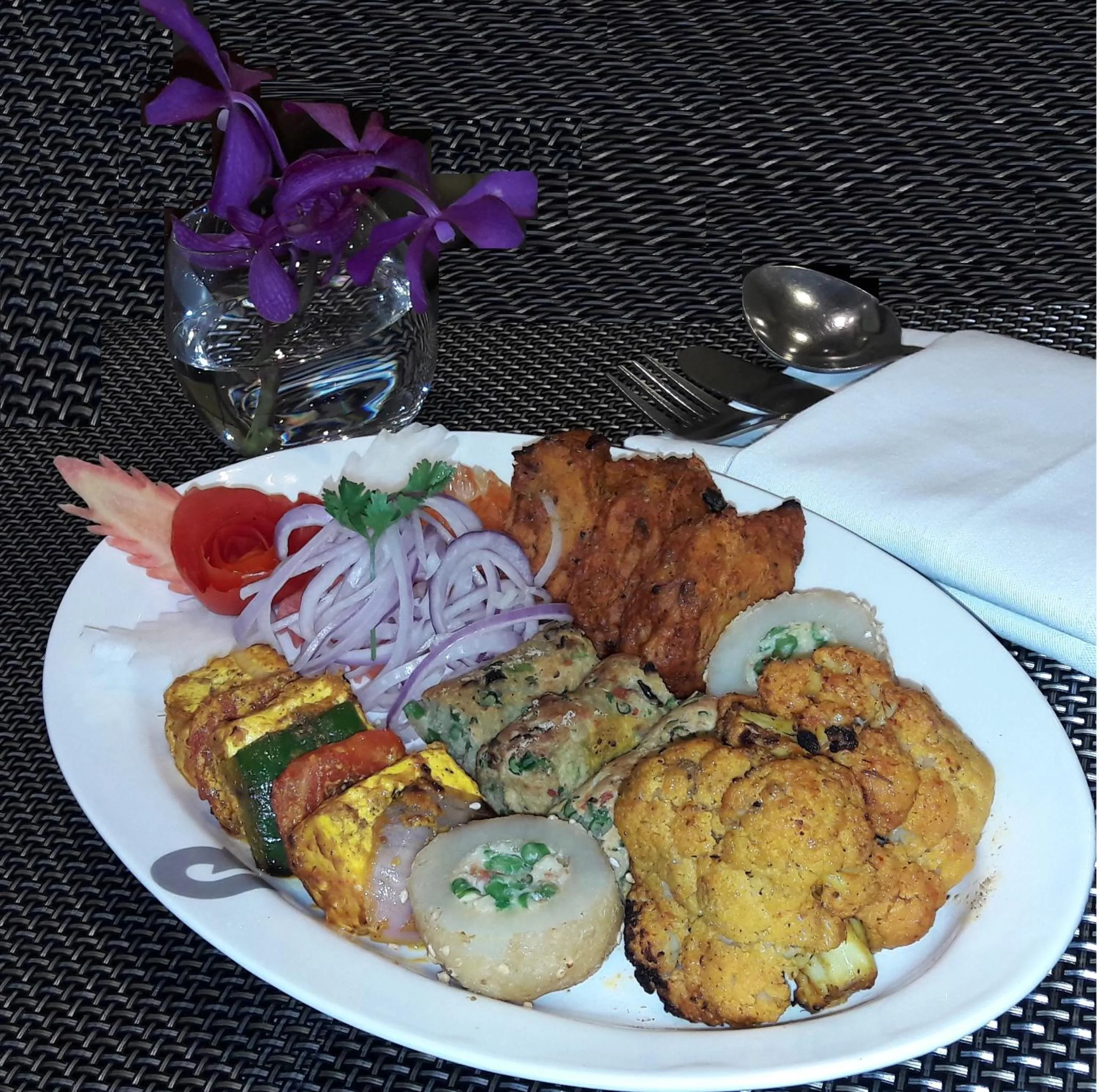 Food in Rockland Hotel, C.R Park