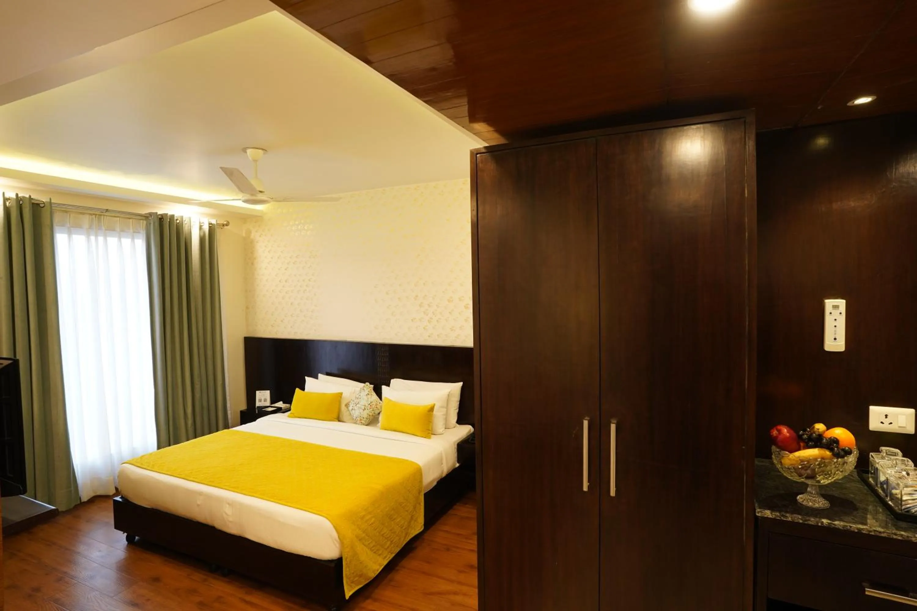 Photo of the whole room, Bed in Rockland Hotel, C.R Park