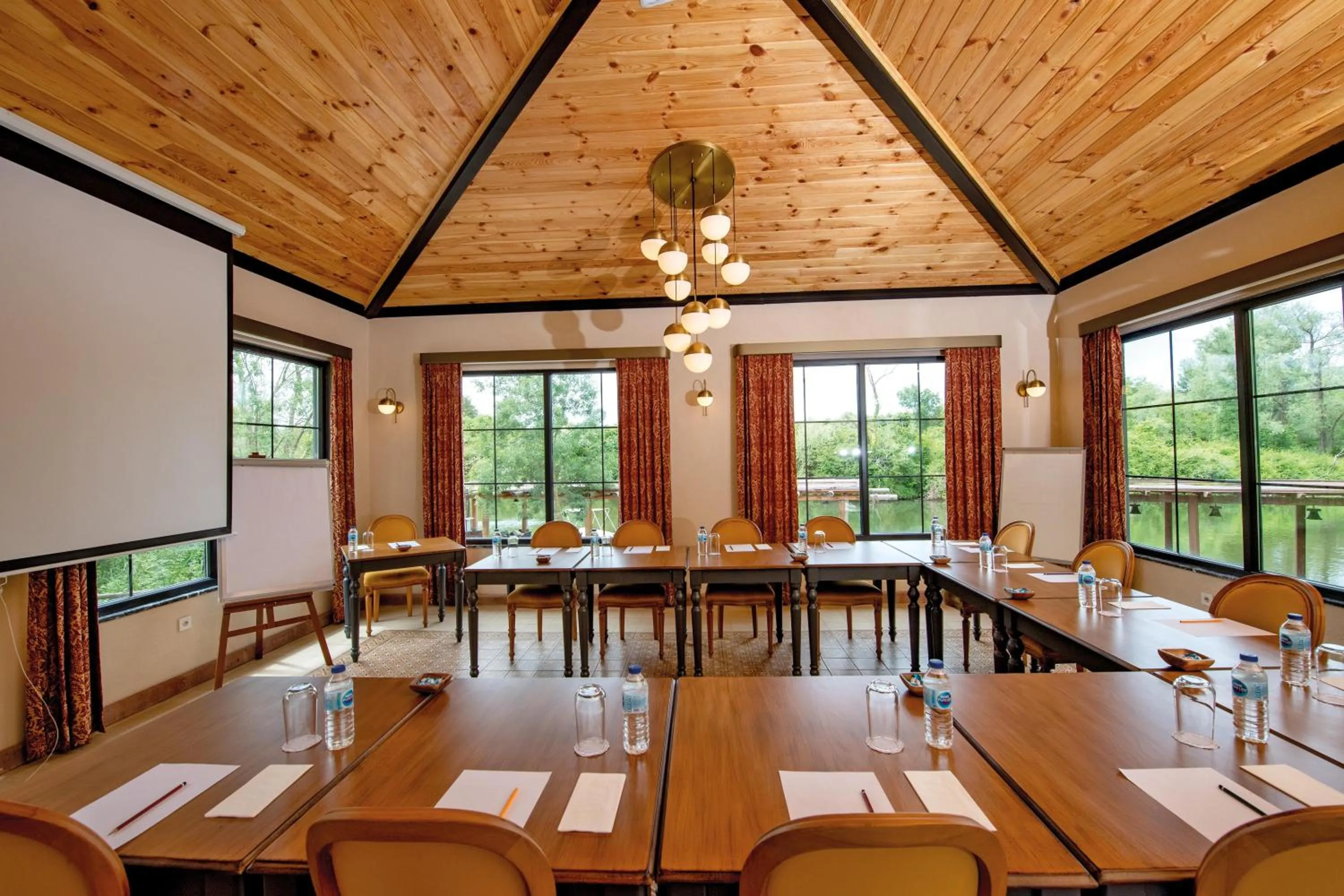 Meeting/conference room in Wineport Lodge Agva Riverside Hotel & Winery