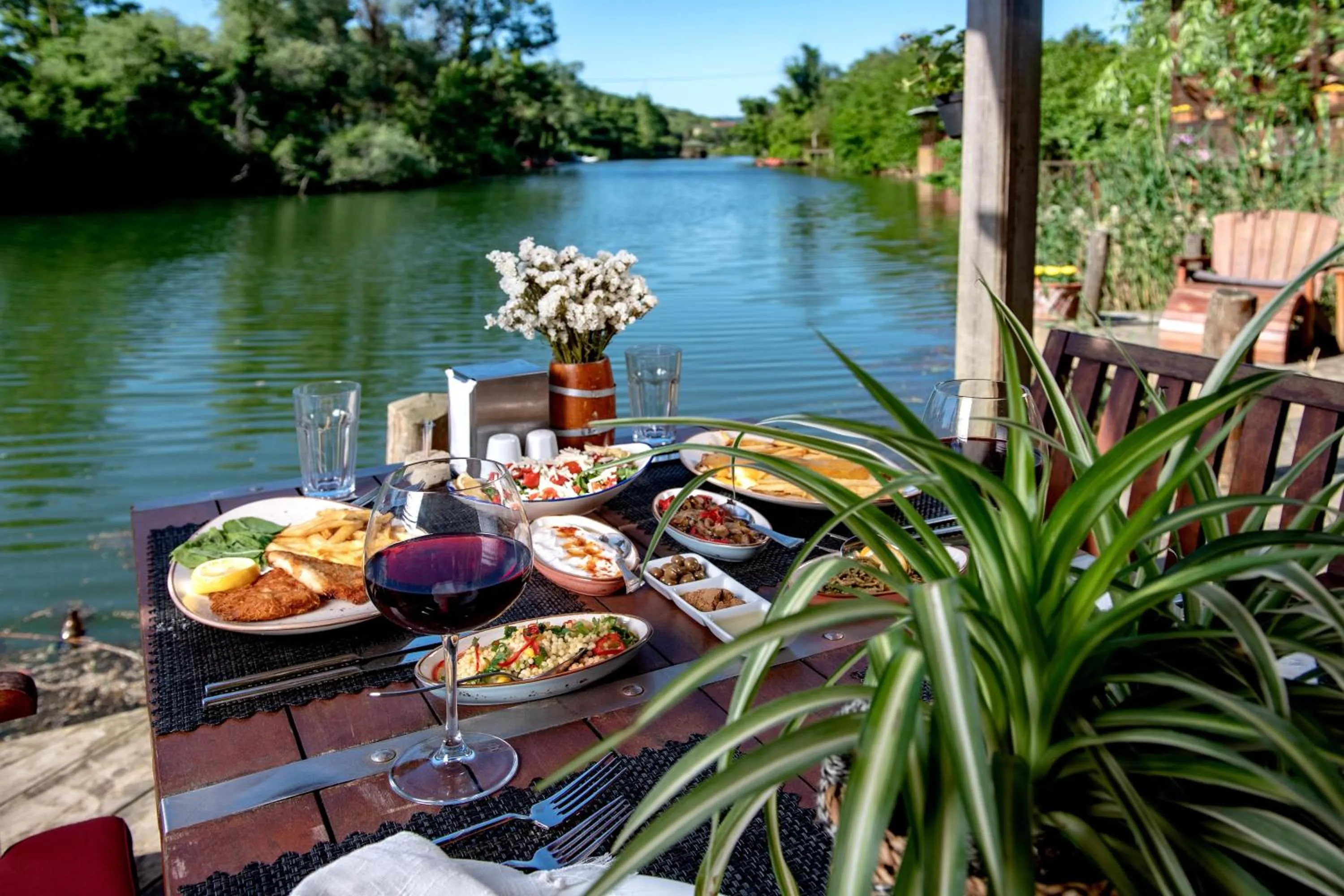 Natural landscape in Wineport Lodge Agva Riverside Hotel & Winery