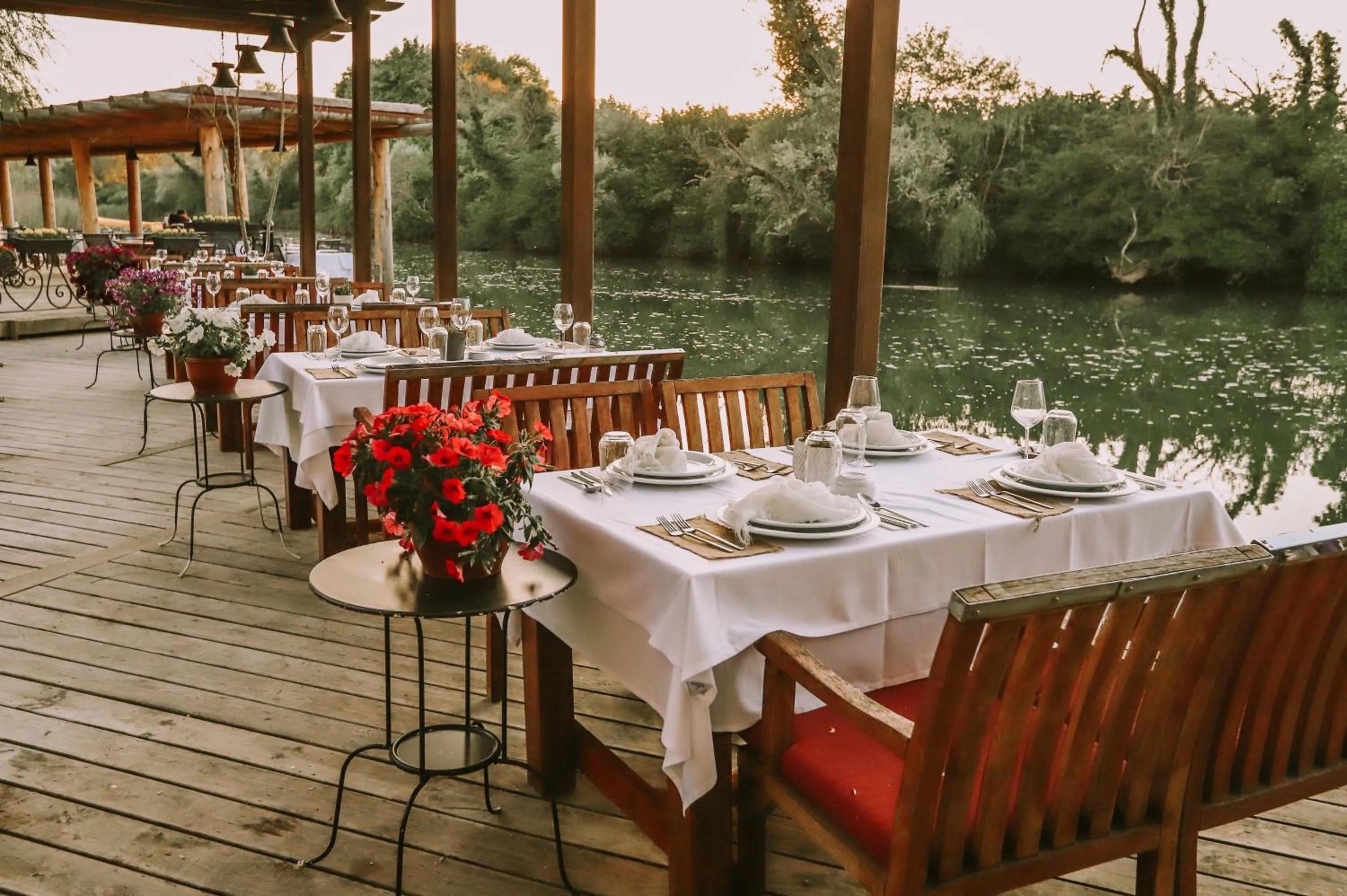 Restaurant/places to eat in Wineport Lodge Agva Riverside Hotel & Winery