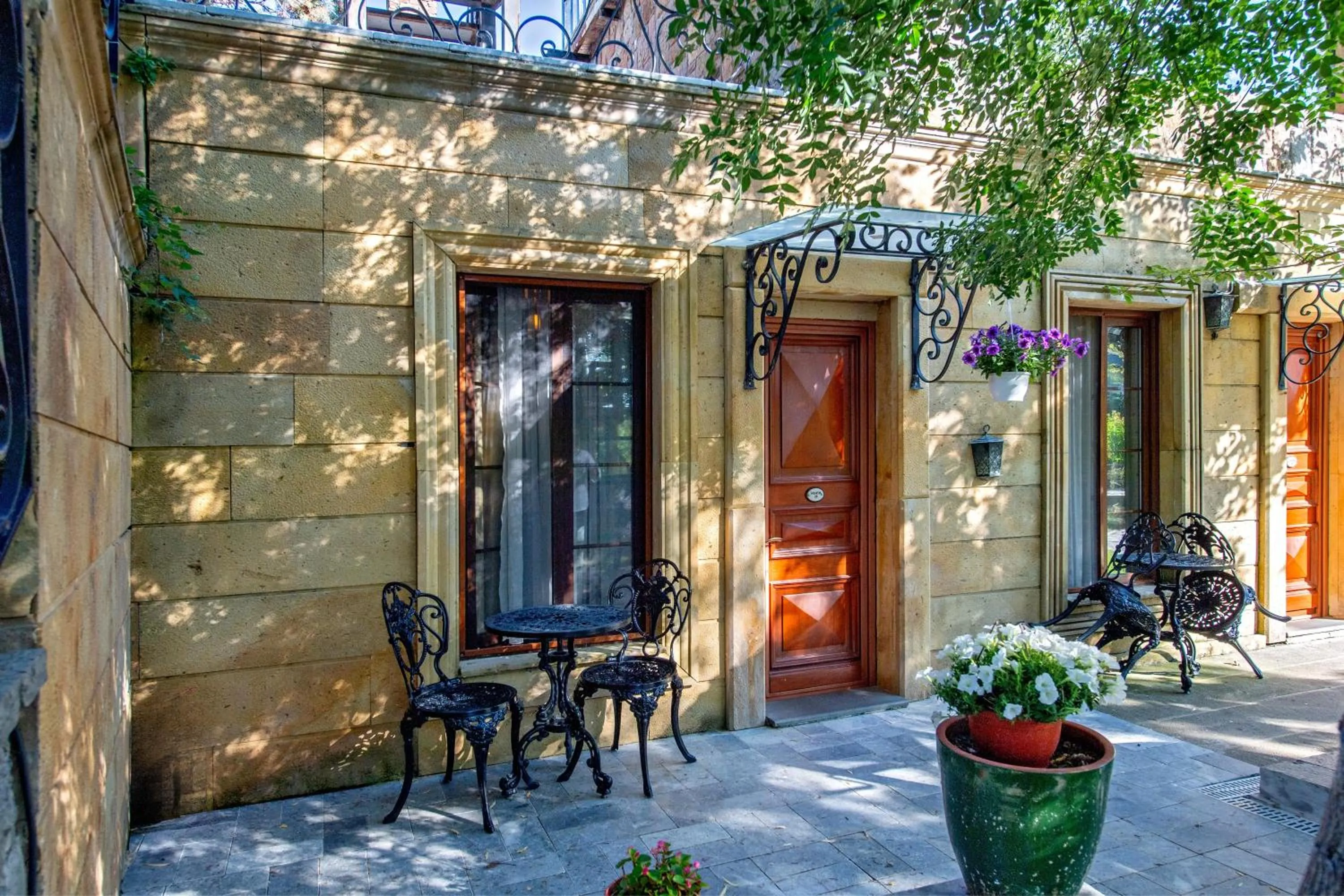 Summer in Wineport Lodge Agva Riverside Hotel & Winery