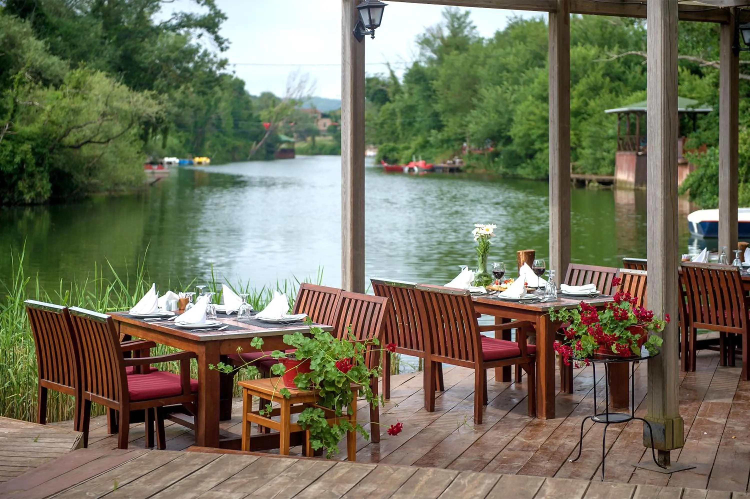 Restaurant/places to eat in Wineport Lodge Agva Riverside Hotel & Winery