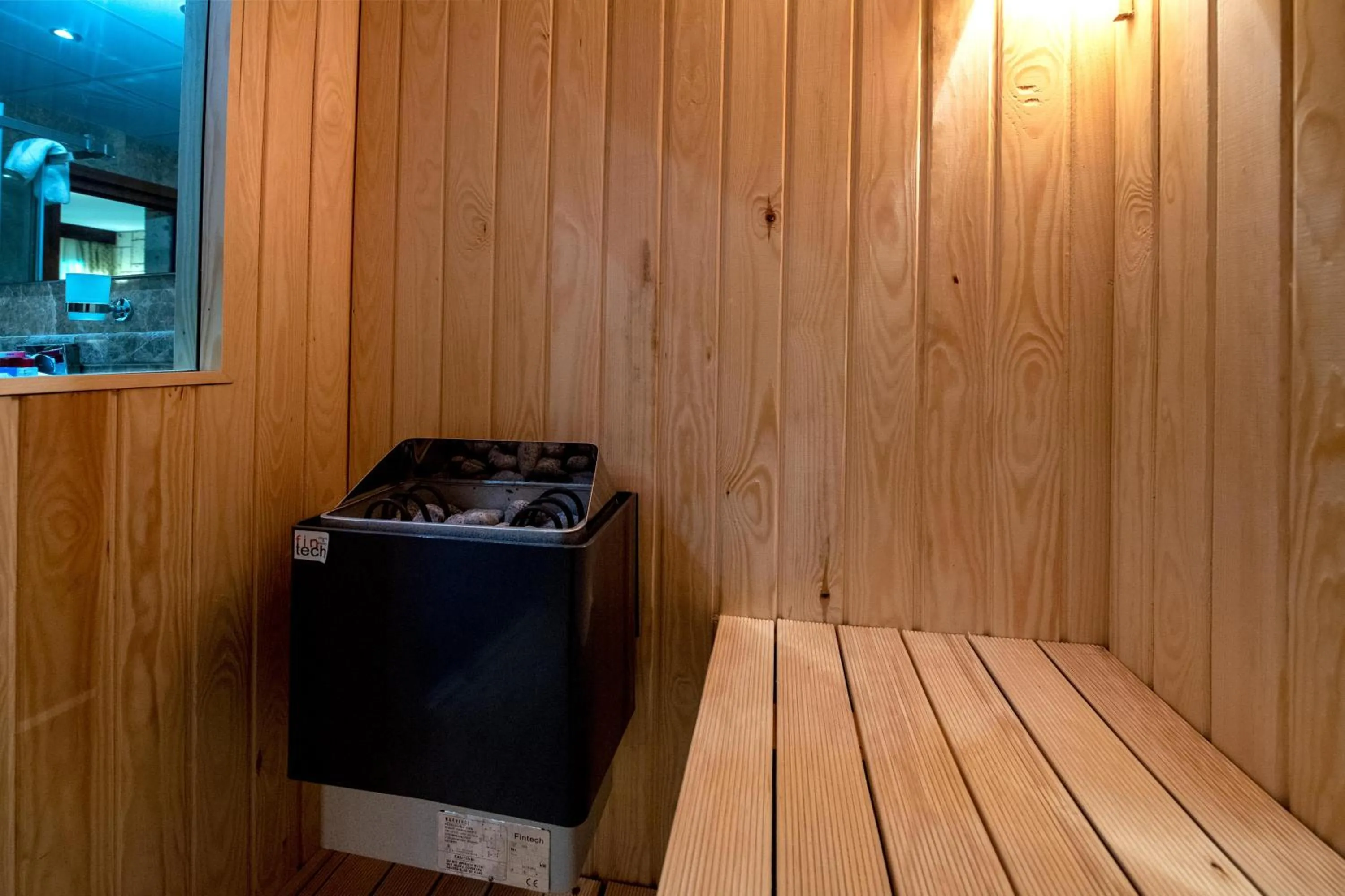 Hot Tub in Wineport Lodge Agva Riverside Hotel & Winery