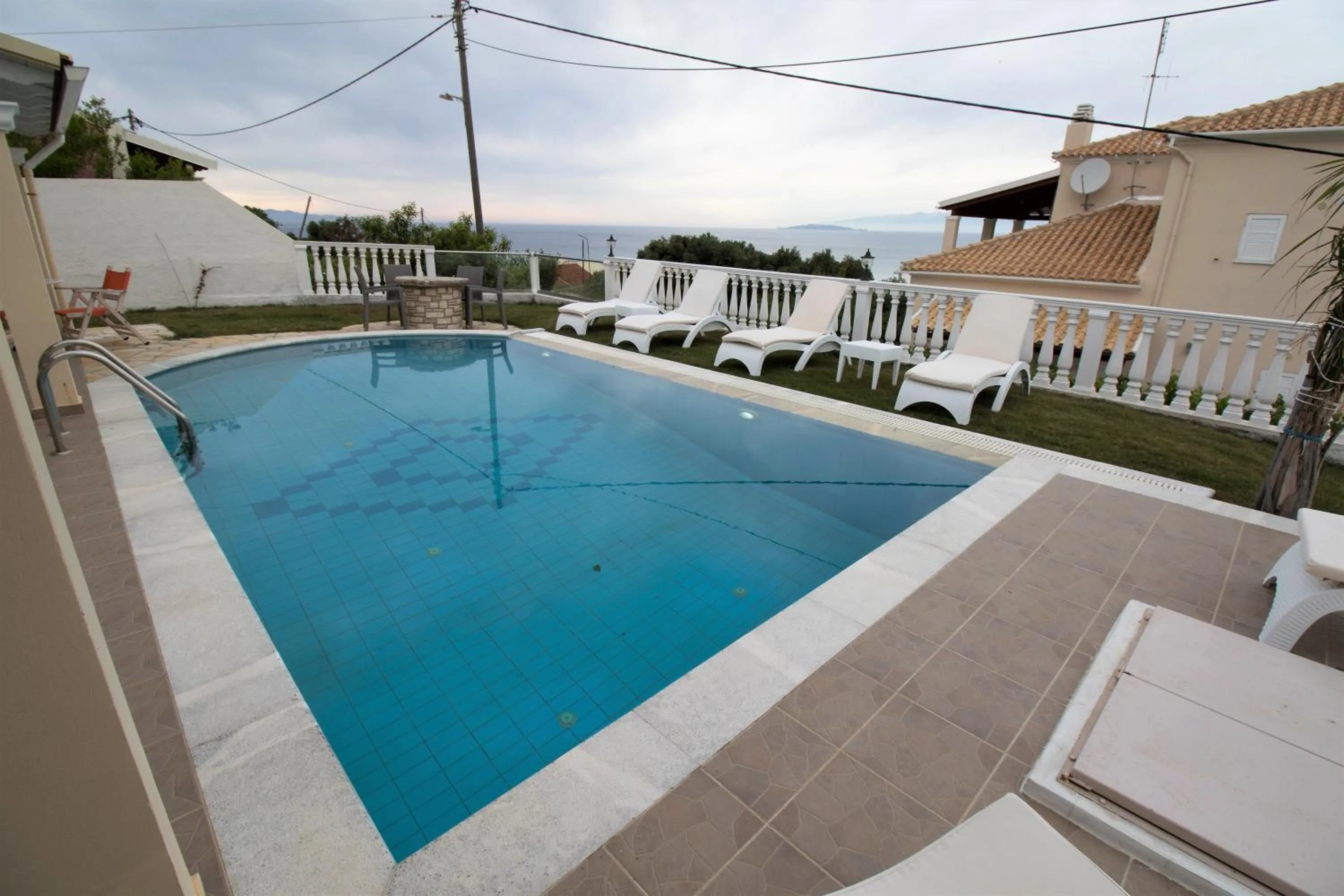 Swimming pool in Villa de la Mer