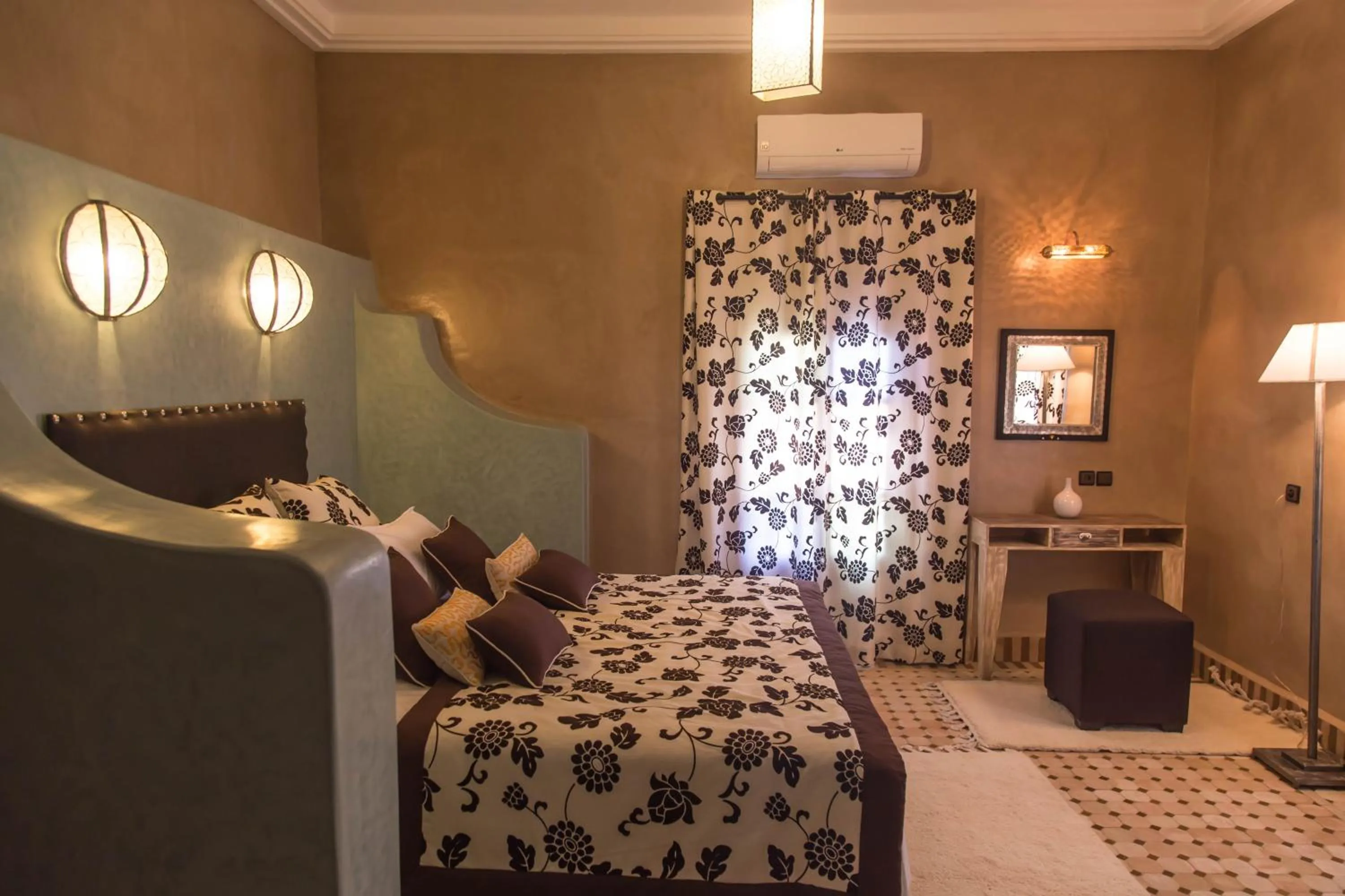 bunk bed, Bed in Riad Azawad