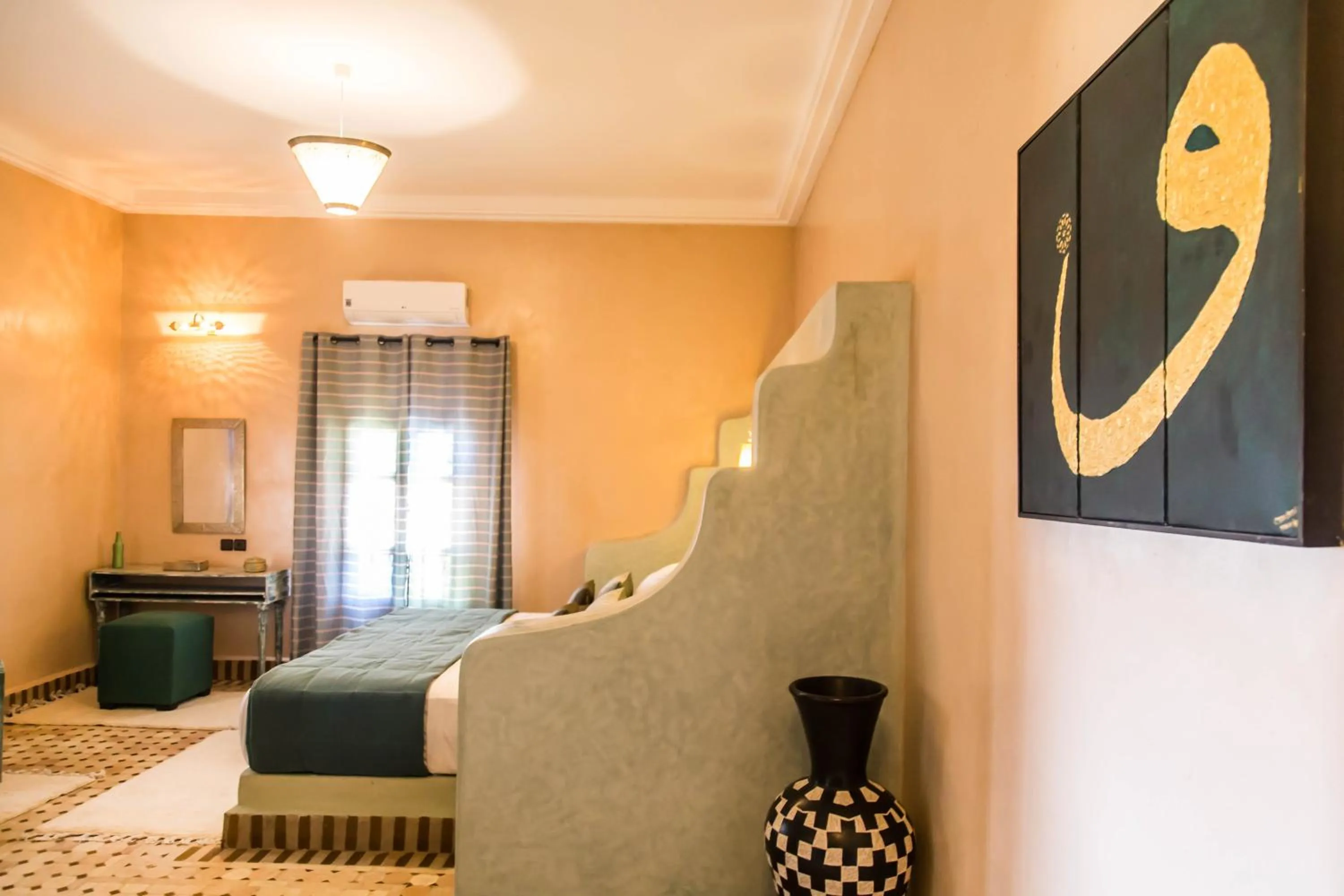 Property building, Bed in Riad Azawad