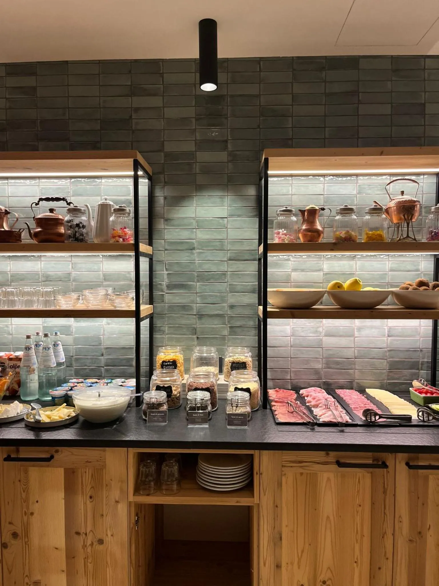 Breakfast in Hotel America