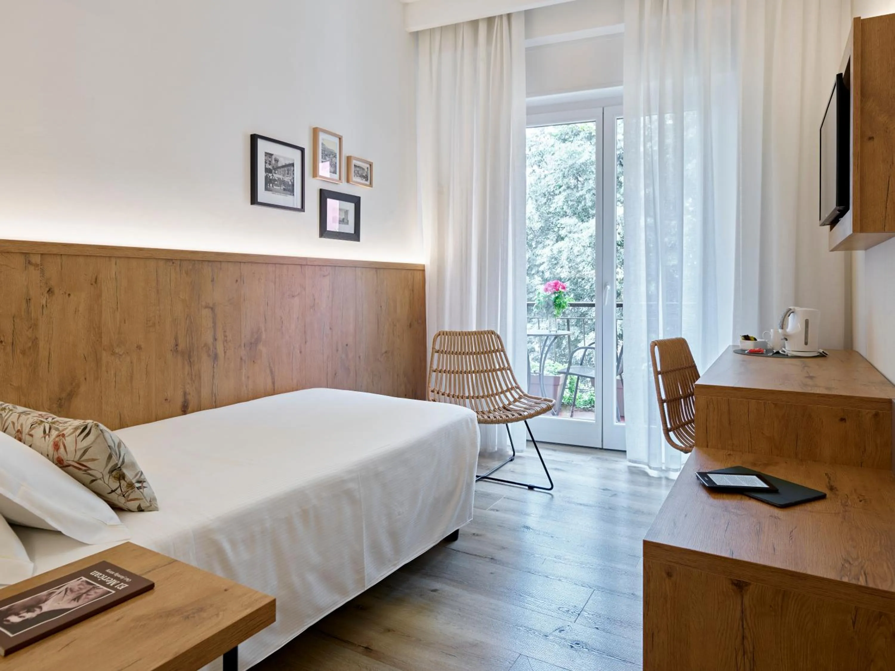 Bedroom, Bed in Hotel America