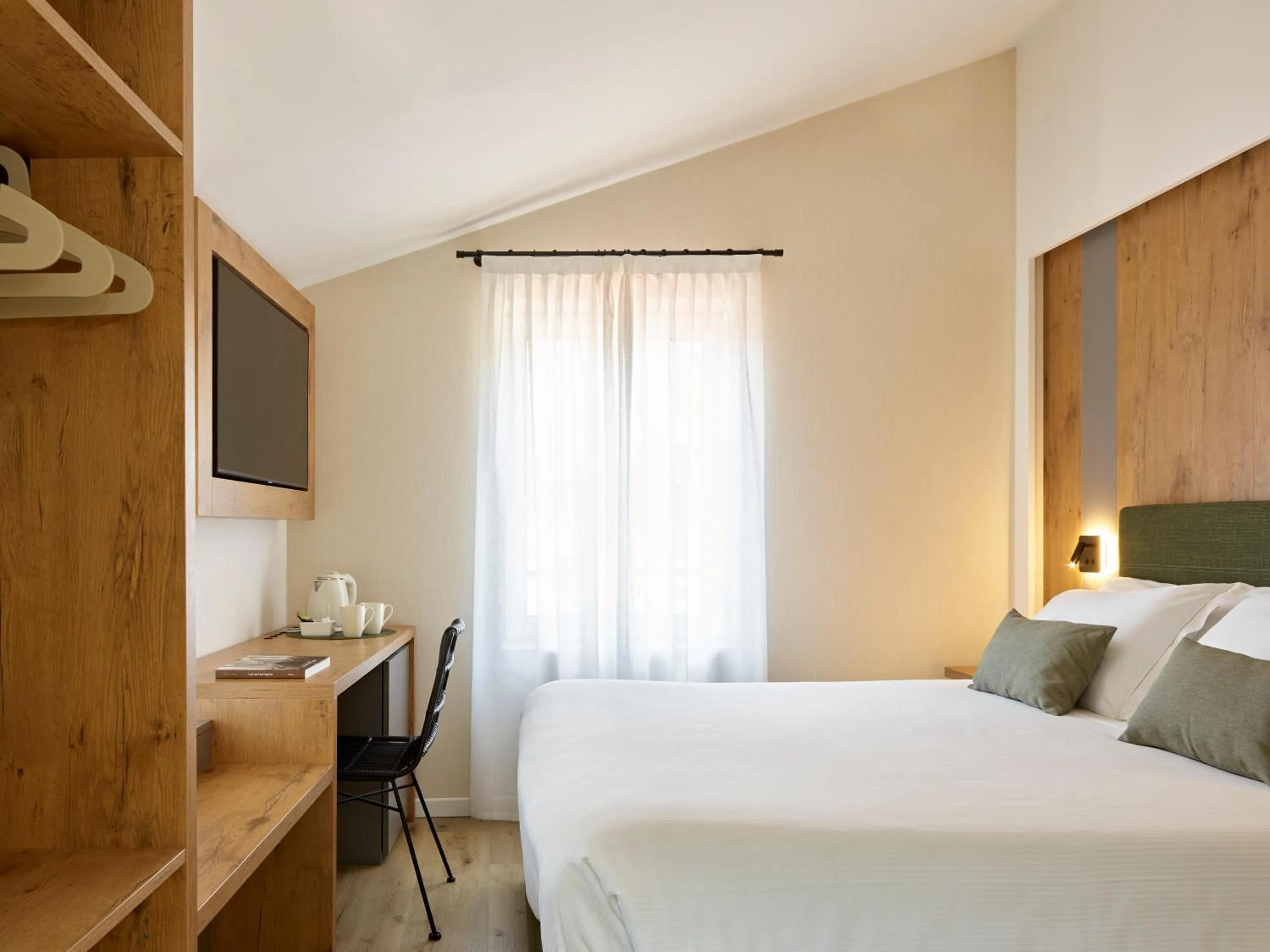 Bedroom, Bed in Hotel America