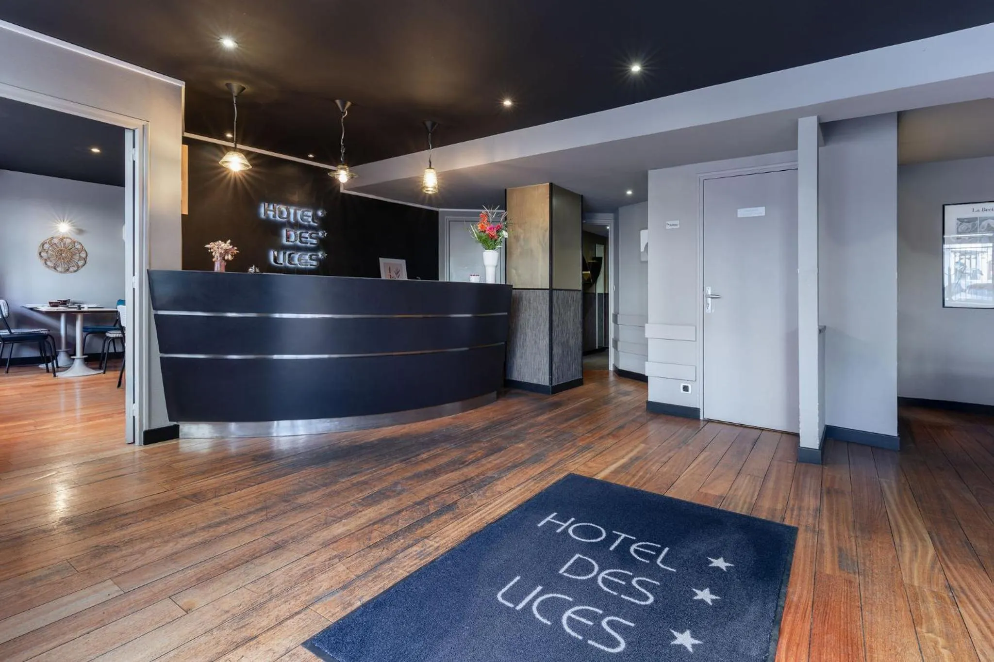 Lobby or reception in Hotel Des Lices, Rennes Centre