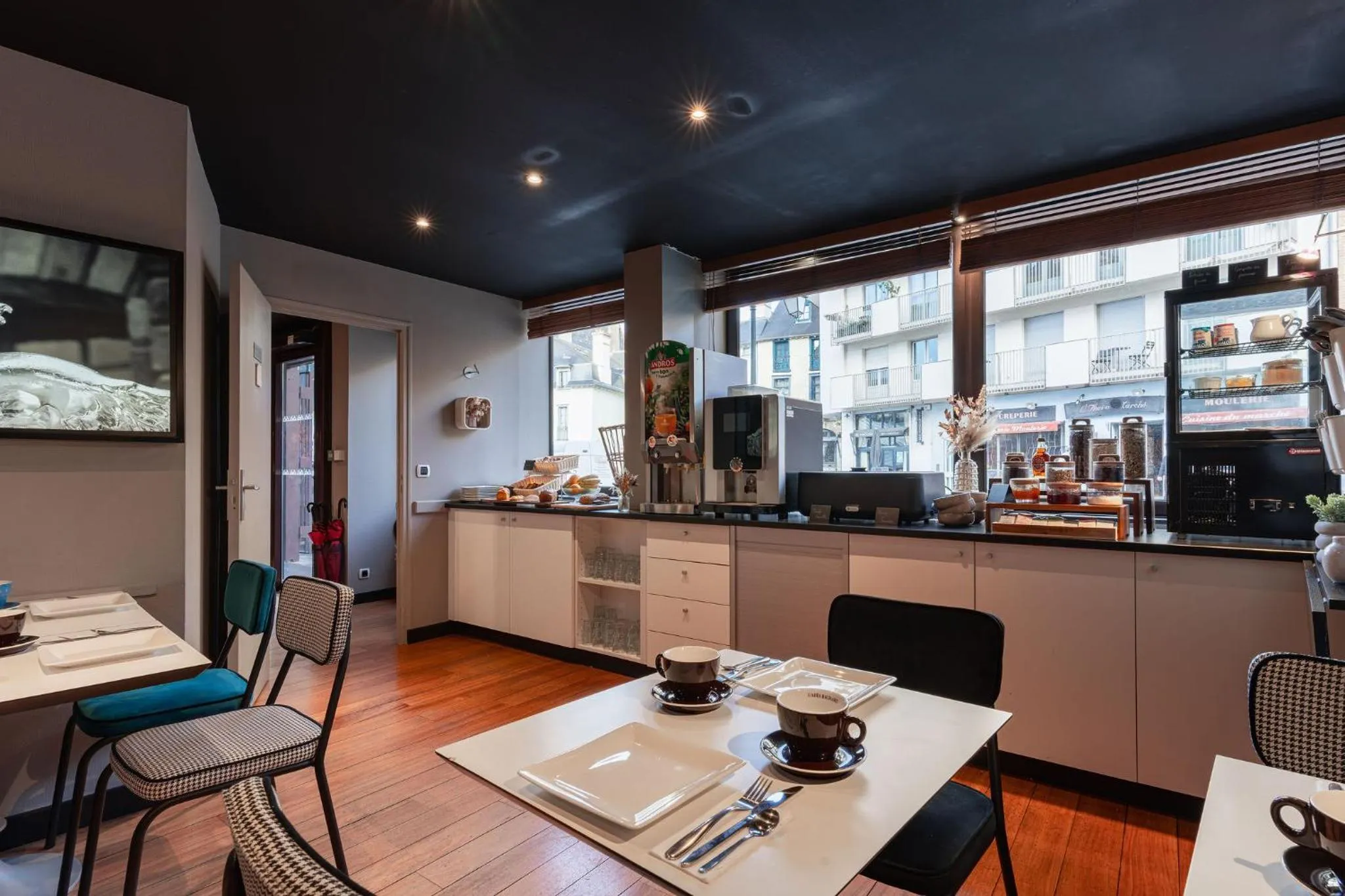 Breakfast in Hotel Des Lices, Rennes Centre