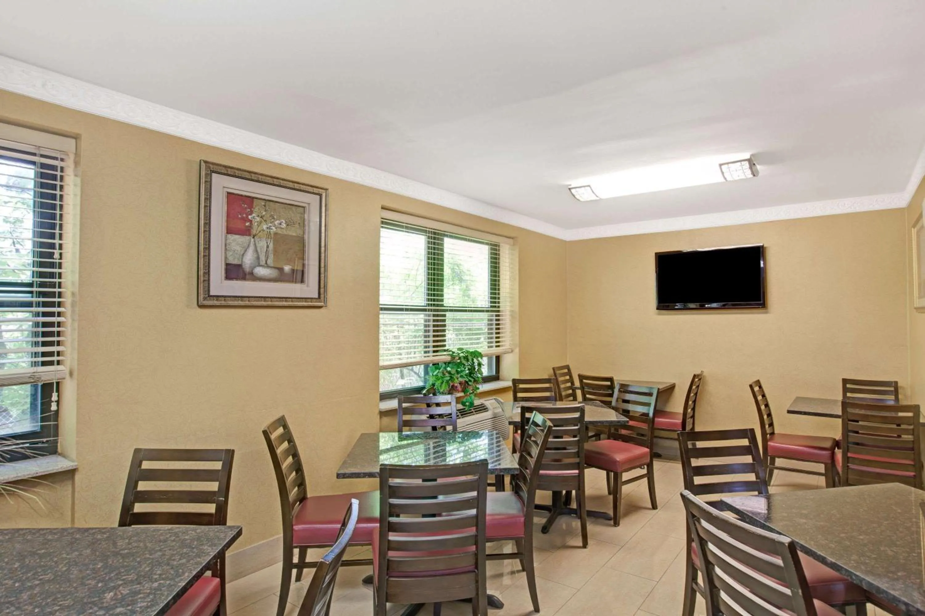 Restaurant/Places to Eat in Days Inn by Wyndham Brooklyn