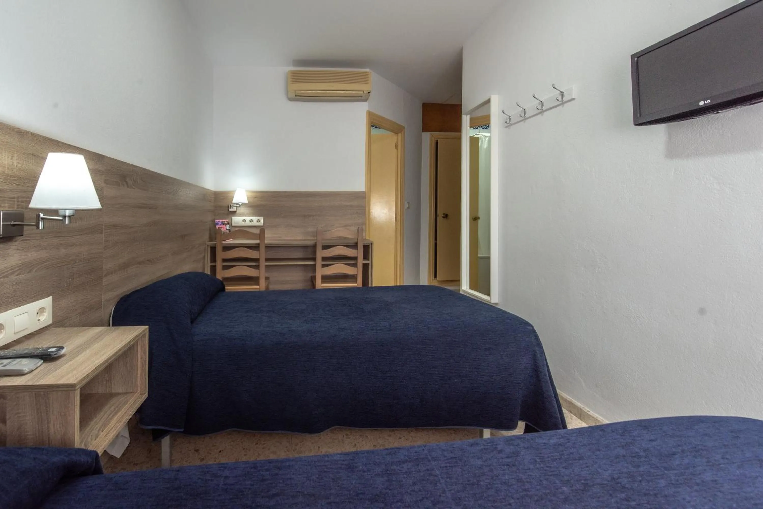 Photo of the whole room, Bed in Hotel San Andres