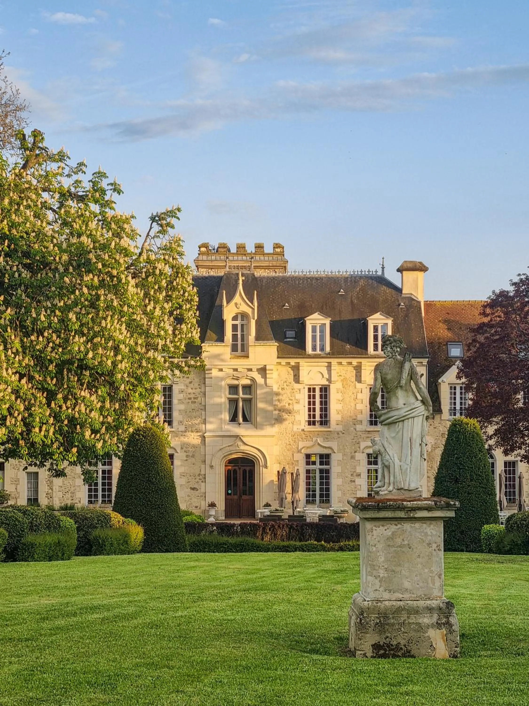 Property building in Chateau De Fere