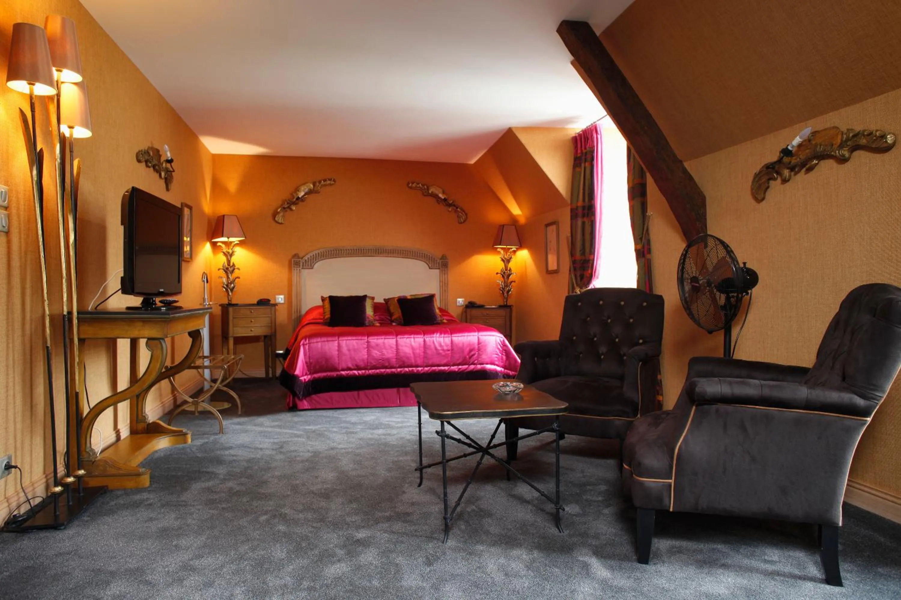 Photo of the whole room, Bed in Chateau De Fere