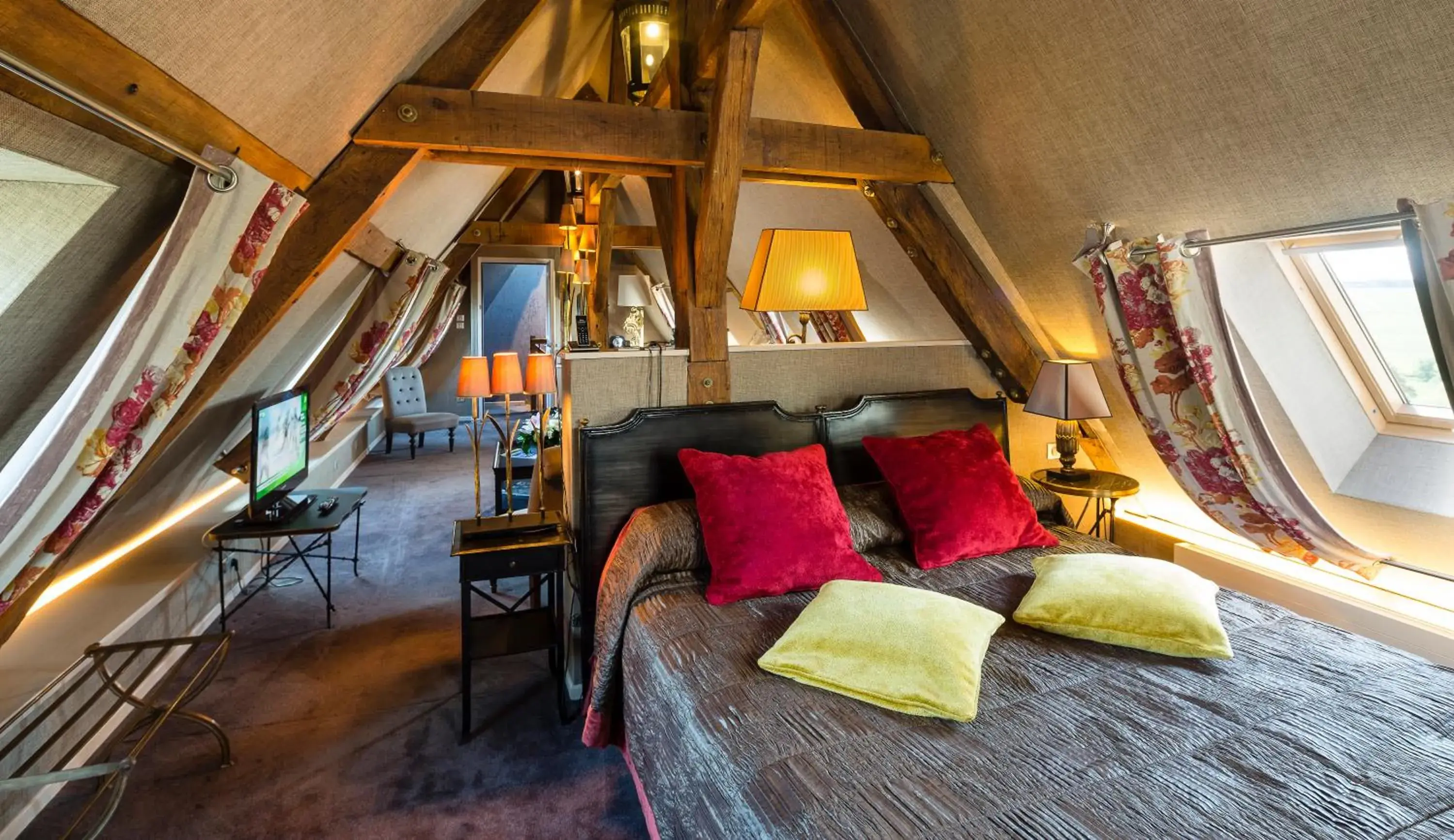 Queen Suite with Spa Bath in Chateau De Fere Queen Suite with Spa Bath in Chateau De Fere