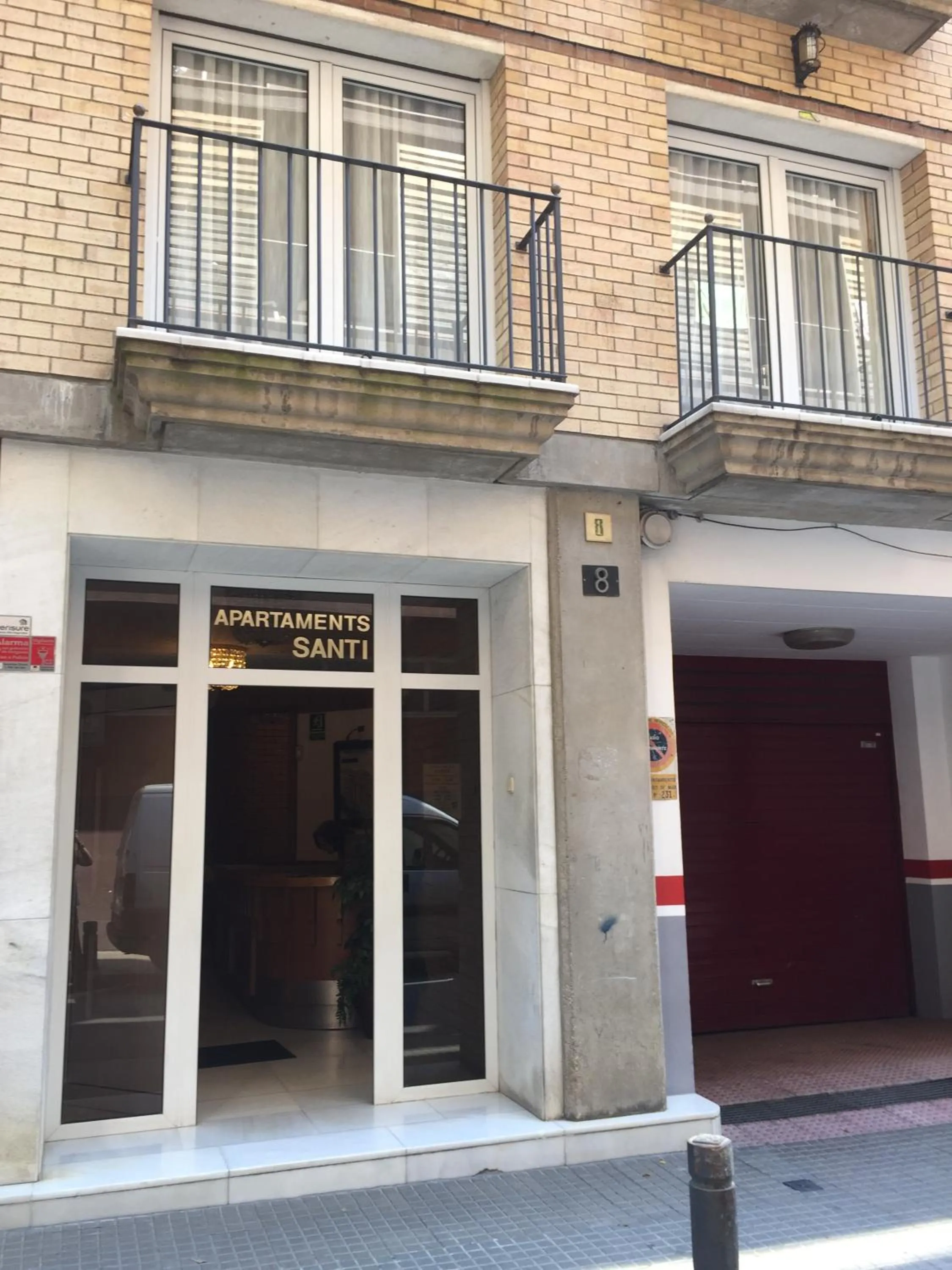 Facade/entrance in Apartamentos Santi