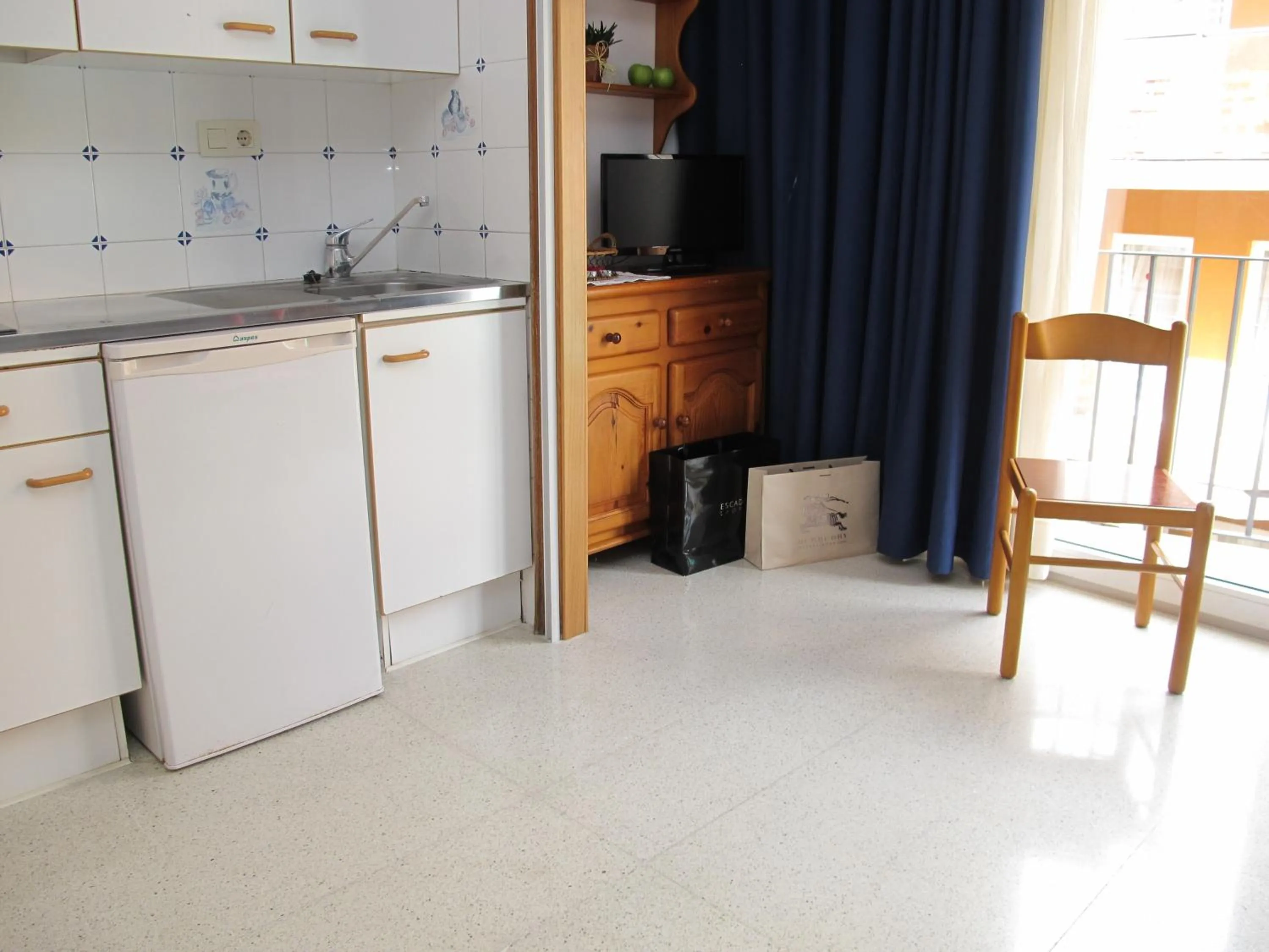 Kitchen or kitchenette in Apartamentos Santi