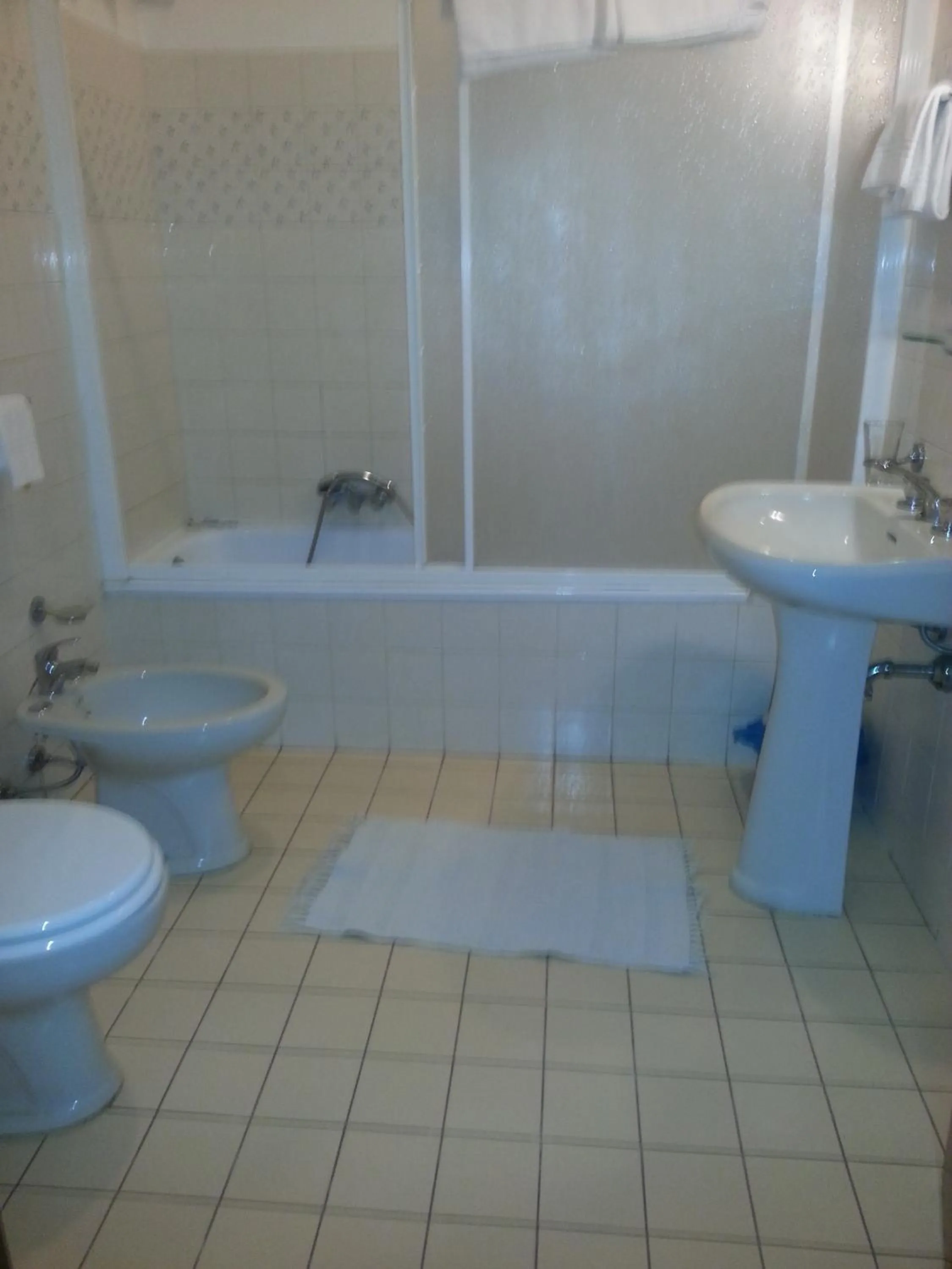 Bathroom in Hotel Lombardia