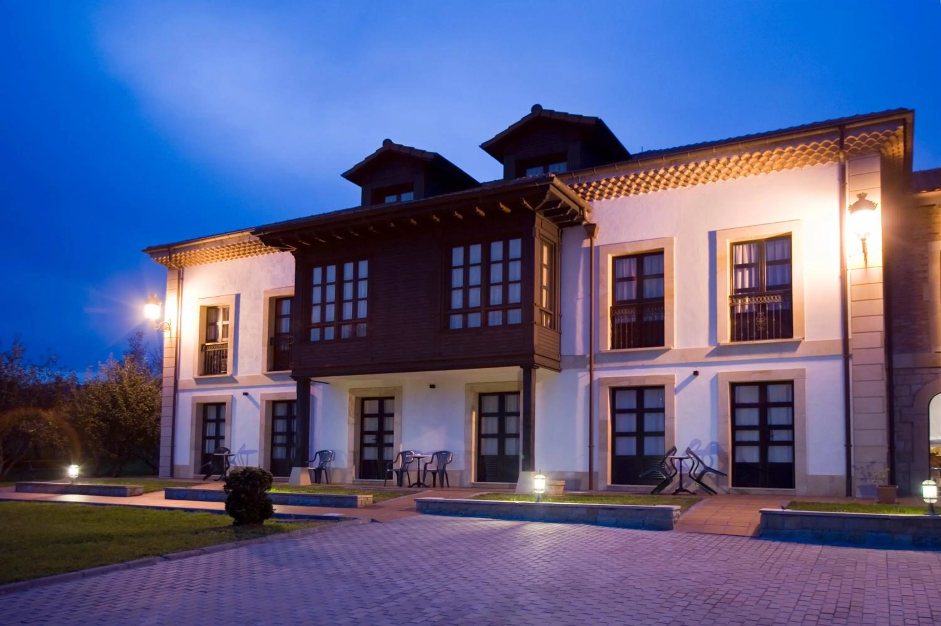 Facade/entrance in La Casona de la Roza