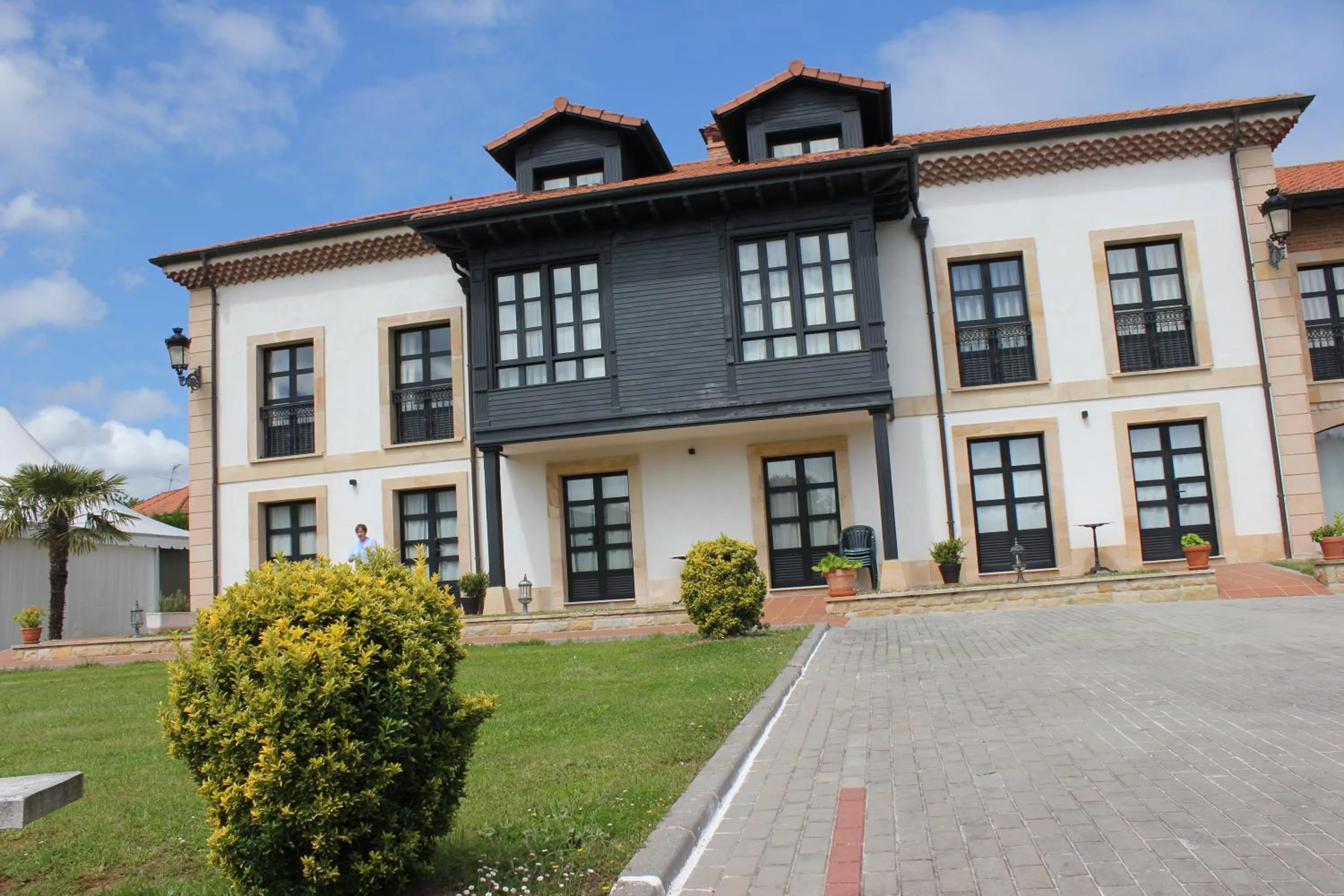 Facade/entrance in La Casona de la Roza