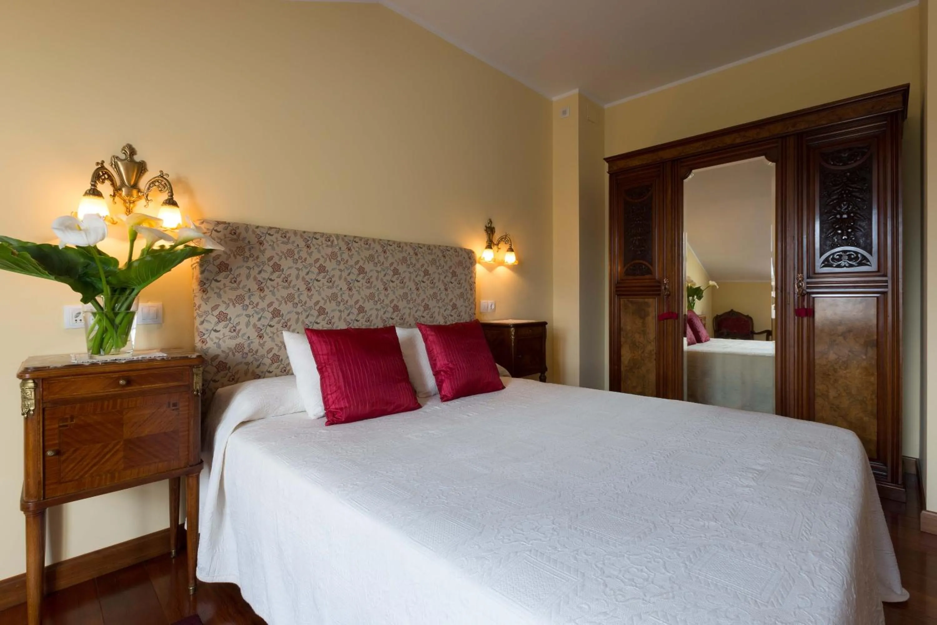 Decorative detail, Bed in La Casona de la Roza