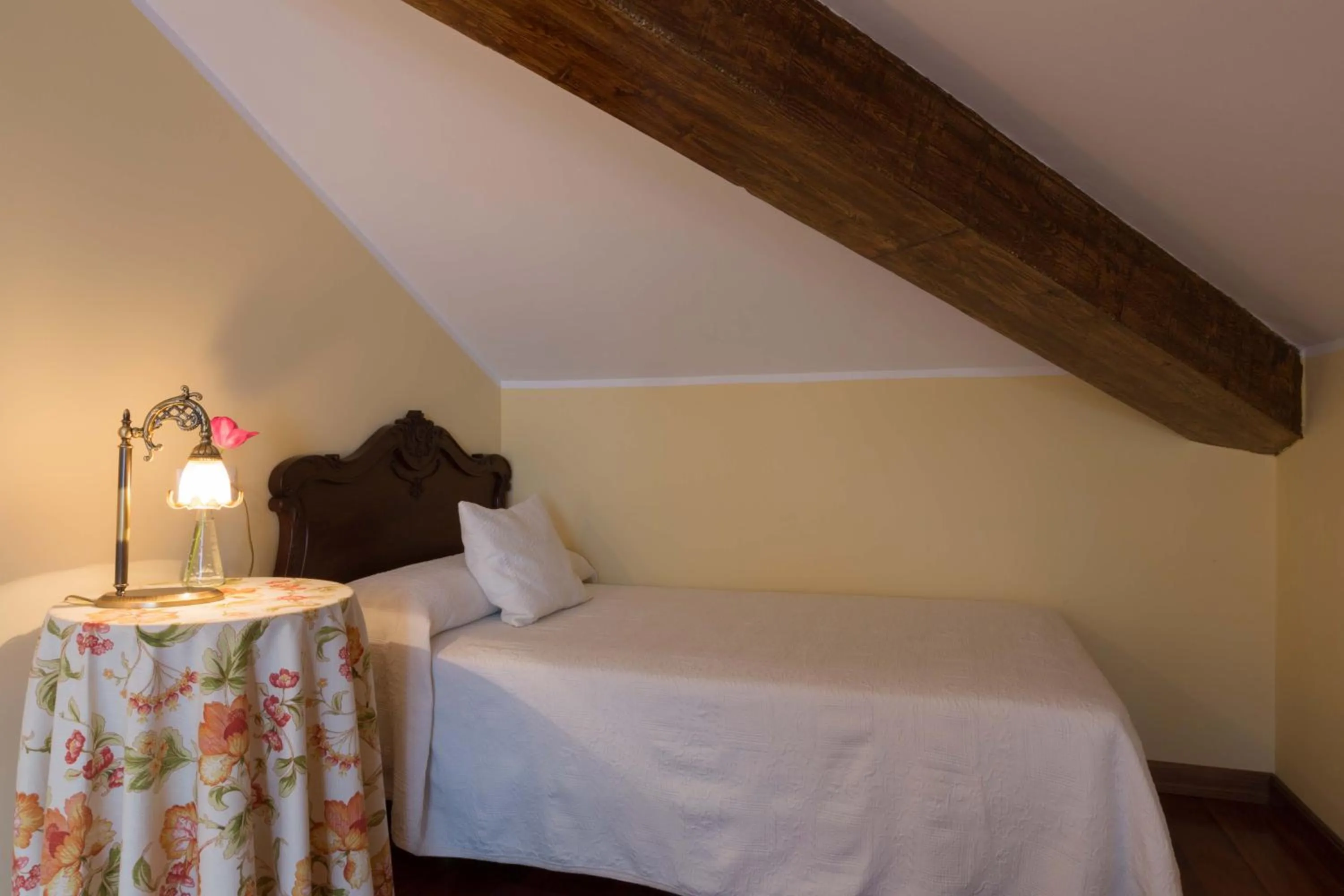 Decorative detail, Bed in La Casona de la Roza