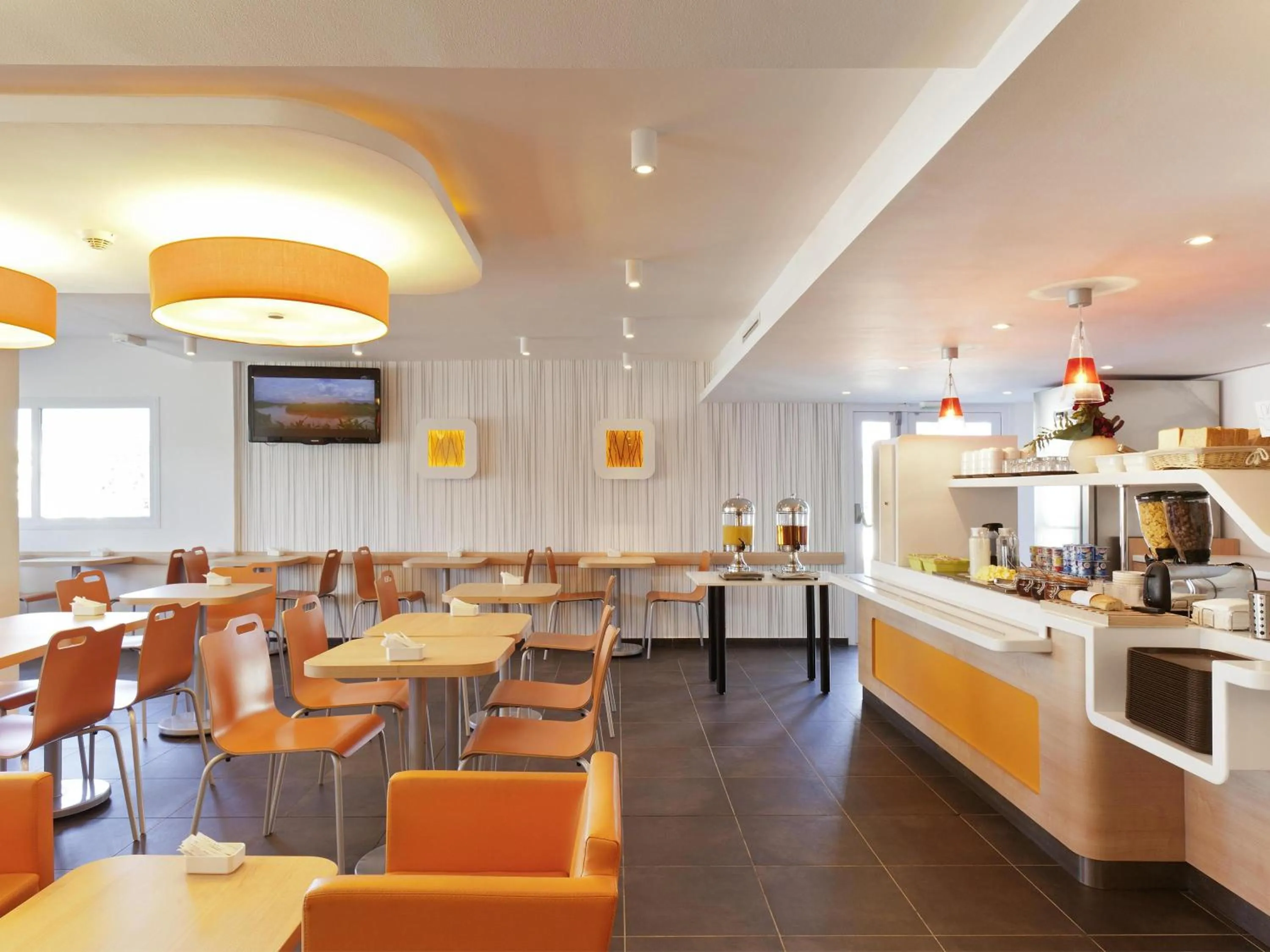 Breakfast in Ibis Budget Cergy St Christophe