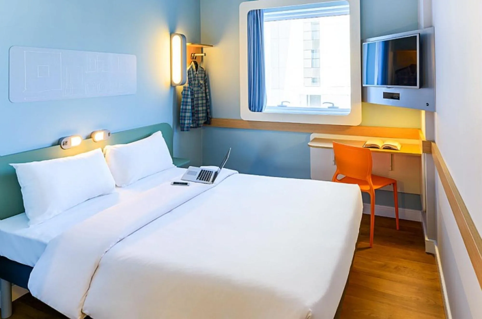 Bedroom, Bed in Ibis Budget Cergy St Christophe