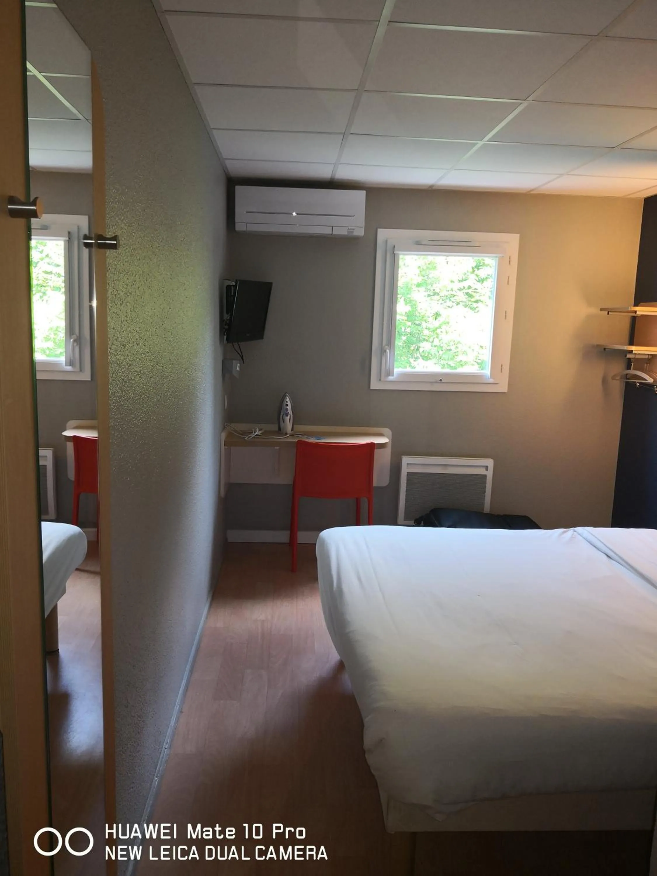 Bed in Ibis Budget Cergy St Christophe