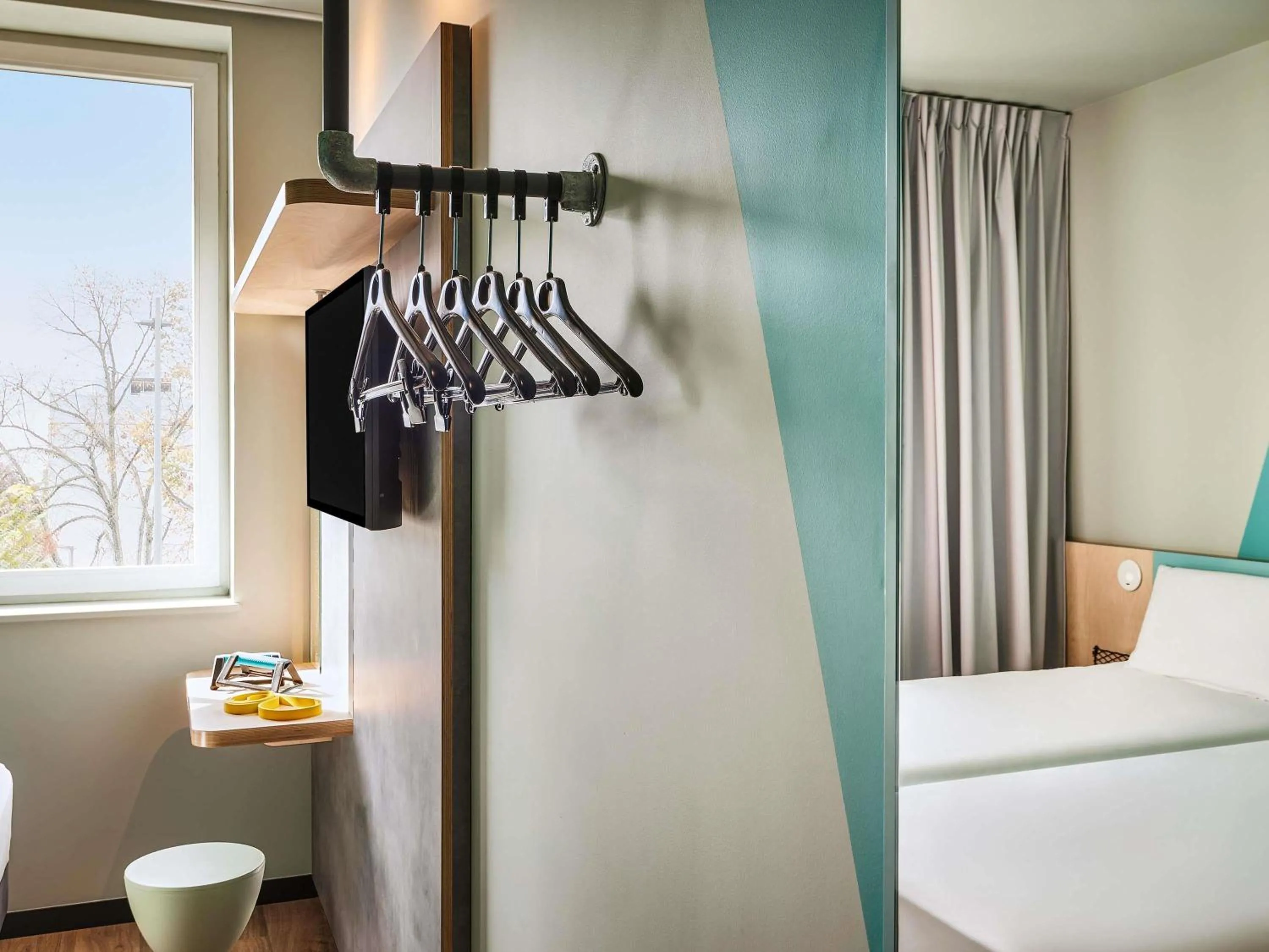 Bedroom, Bed in Ibis Budget Cergy St Christophe