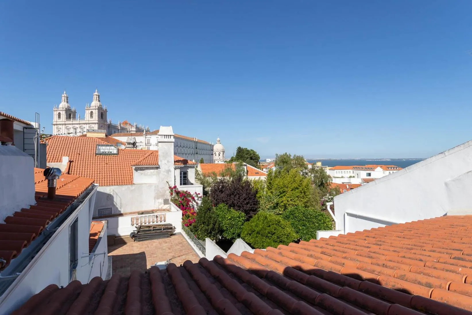 City view in Vila Santa Marinha