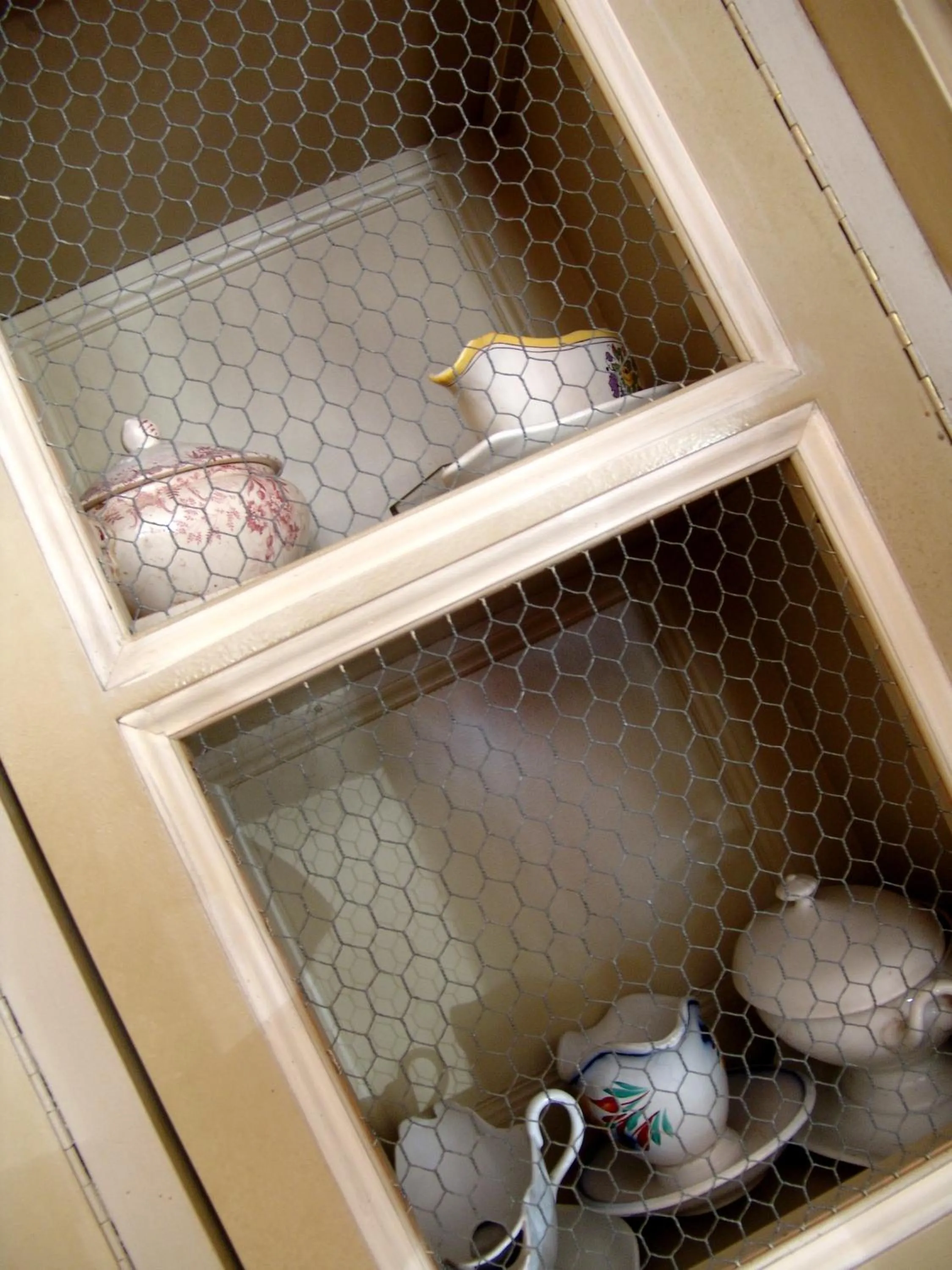 Decorative detail in Auberge des Pins - Teritoria