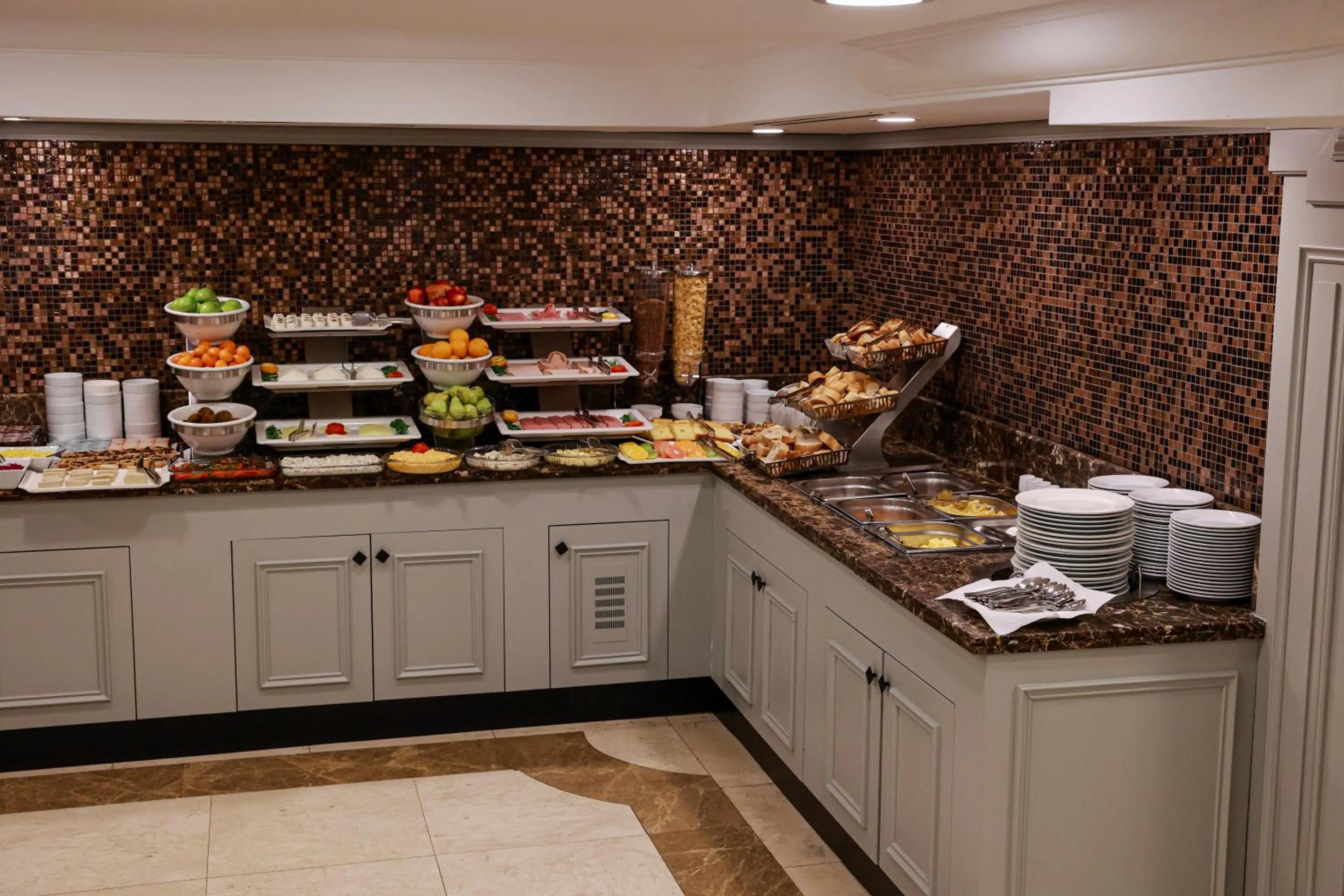 Coffee/tea facilities in Nova Plaza Park Hotel