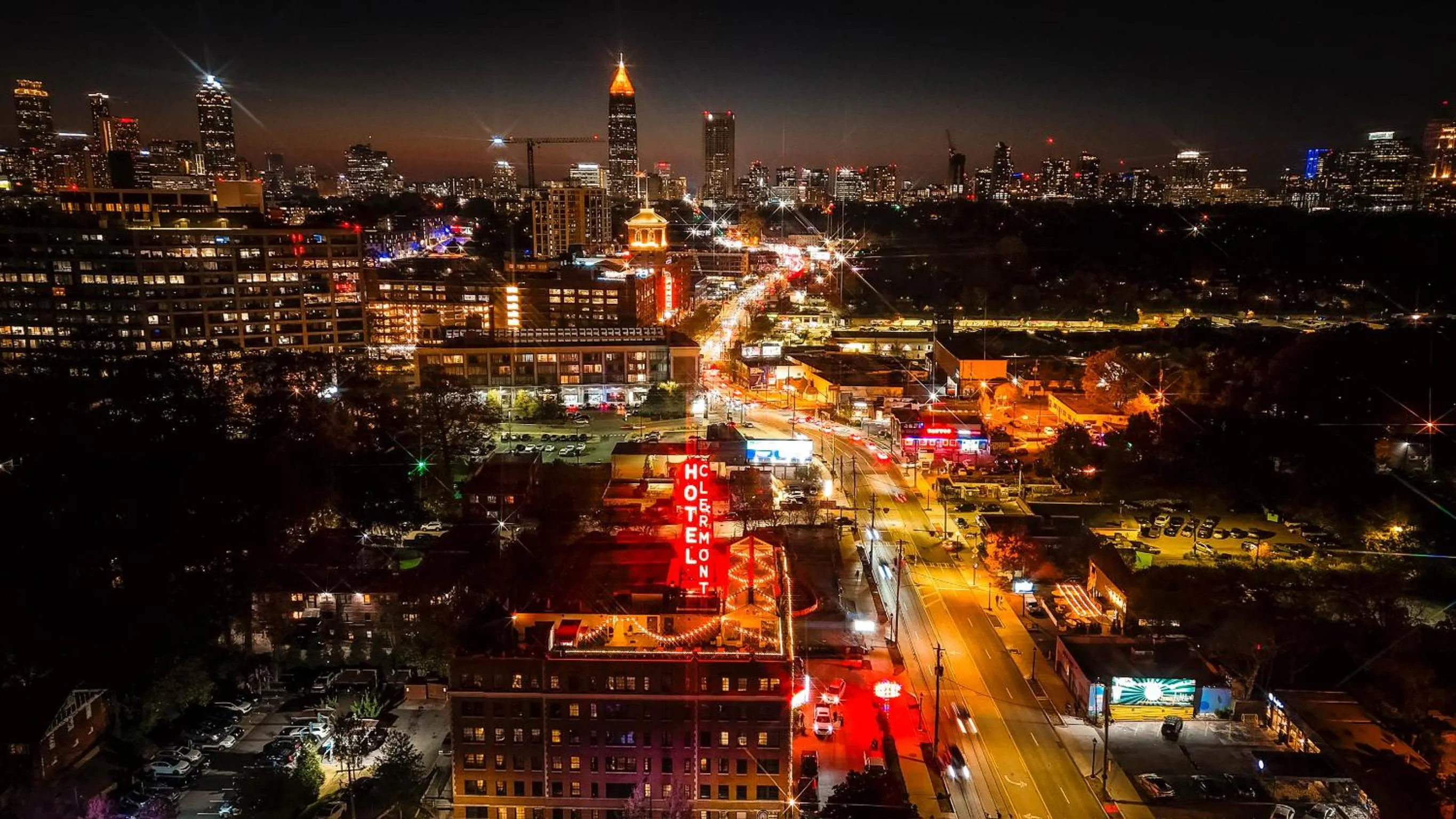 City view in Hotel Clermont Atlanta, by Oliver