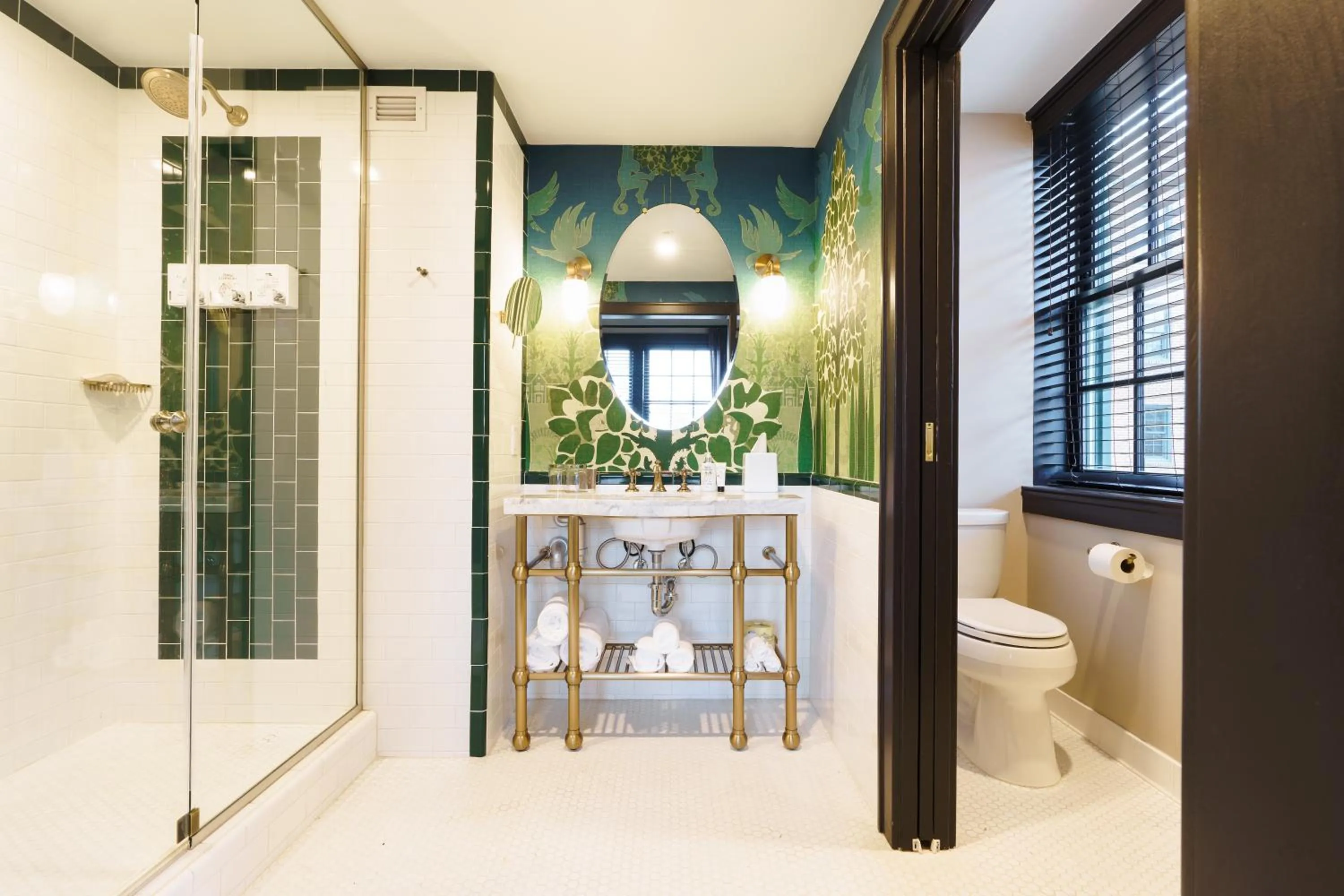 Bathroom in Hotel Clermont Atlanta, by Oliver