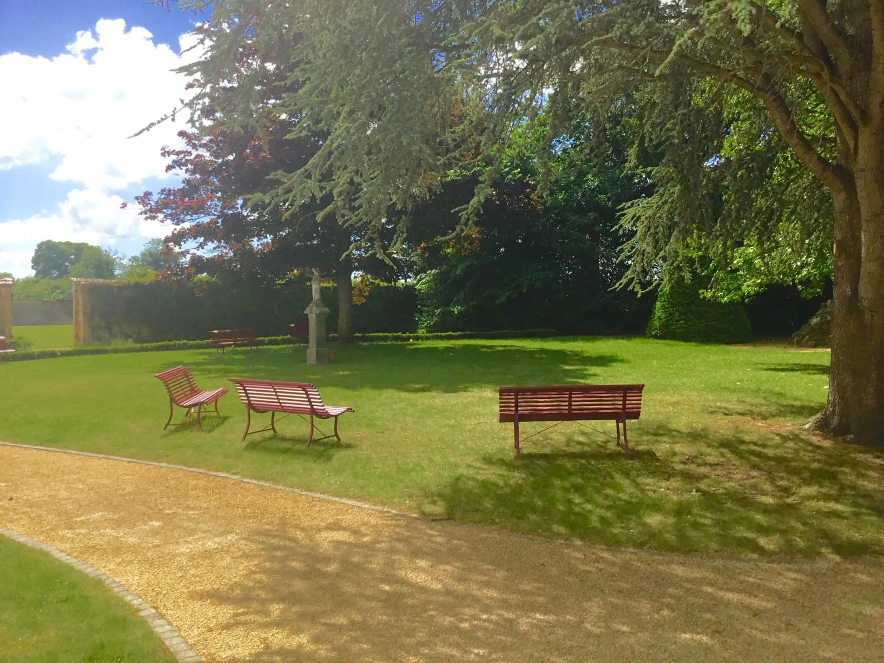 Garden view in La Pommeraie