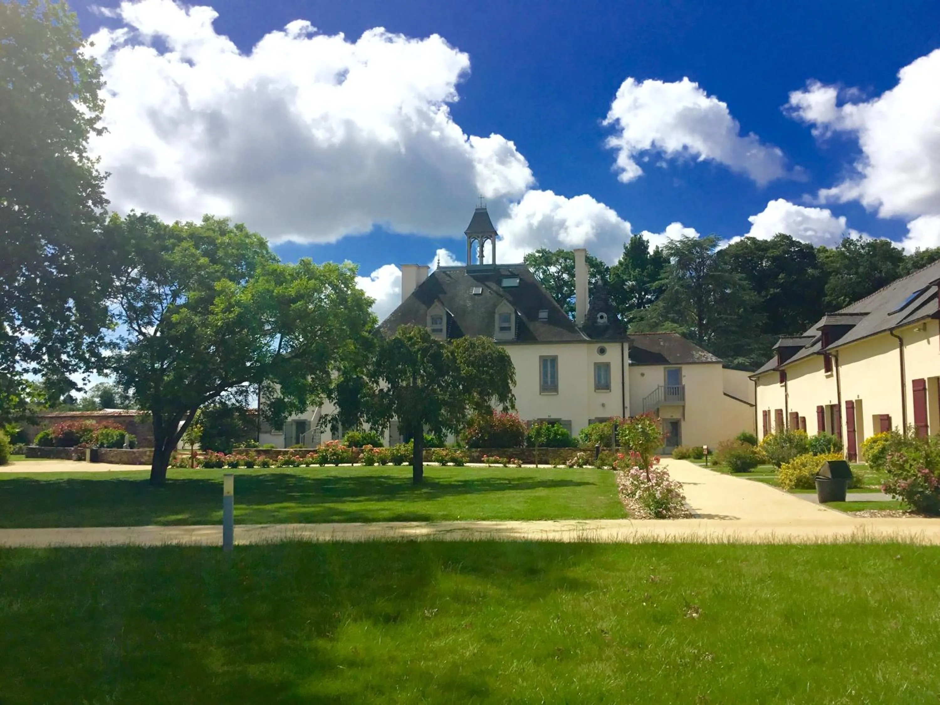 Property building in La Pommeraie