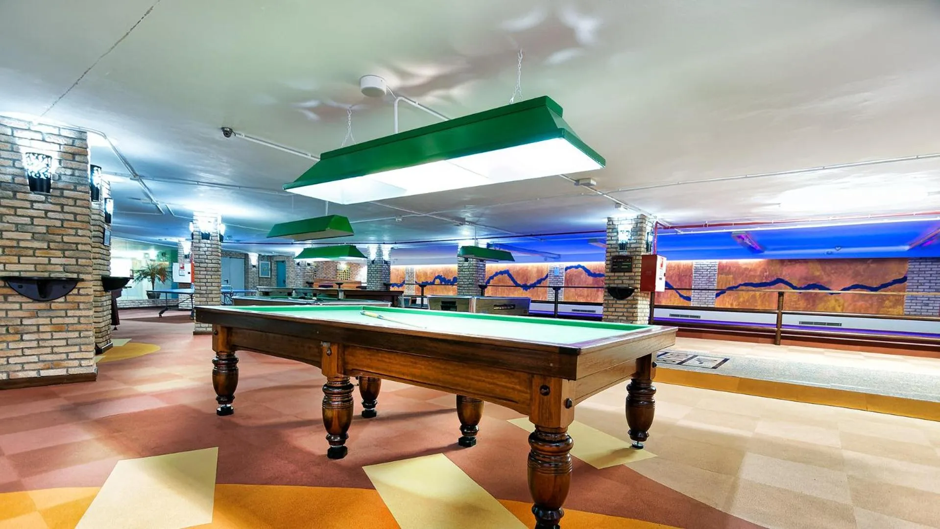 Bowling in Bull Escorial & SPA