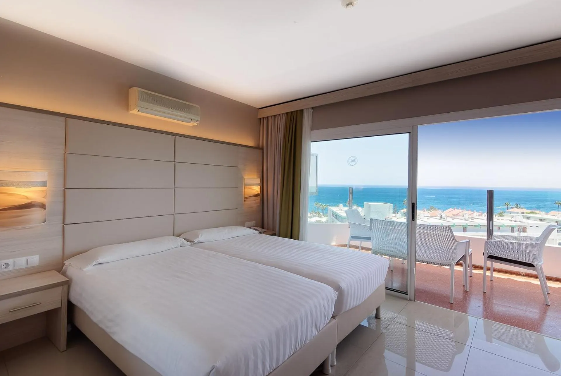 Bedroom, Bed in Bull Escorial & SPA